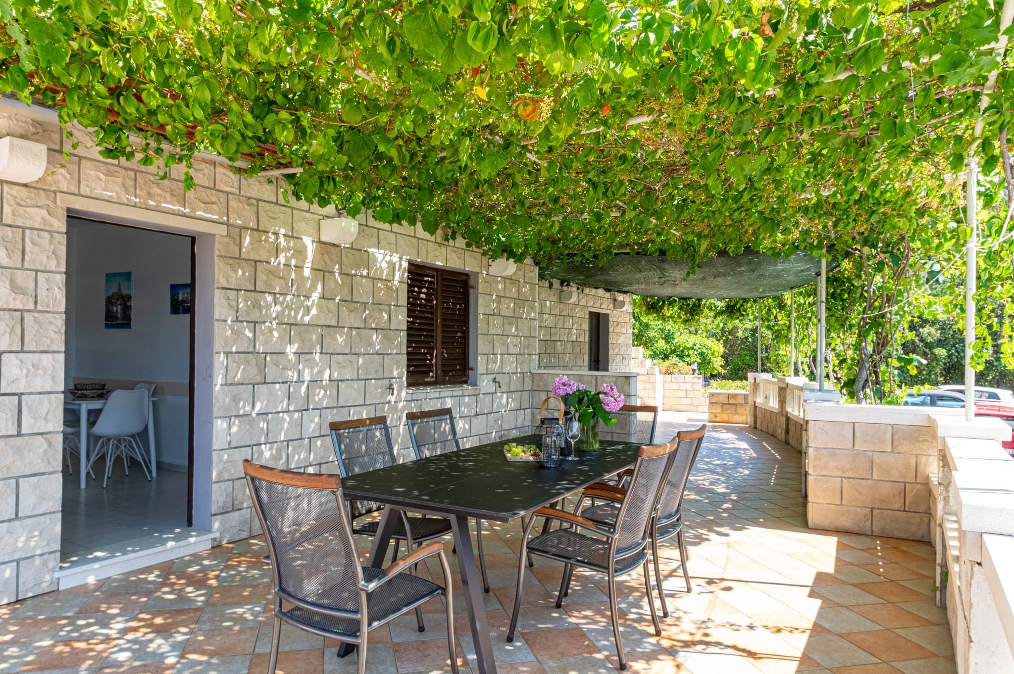 Three bedroom apartment with terrace and sea view Tri Žala, Korčula  A-e