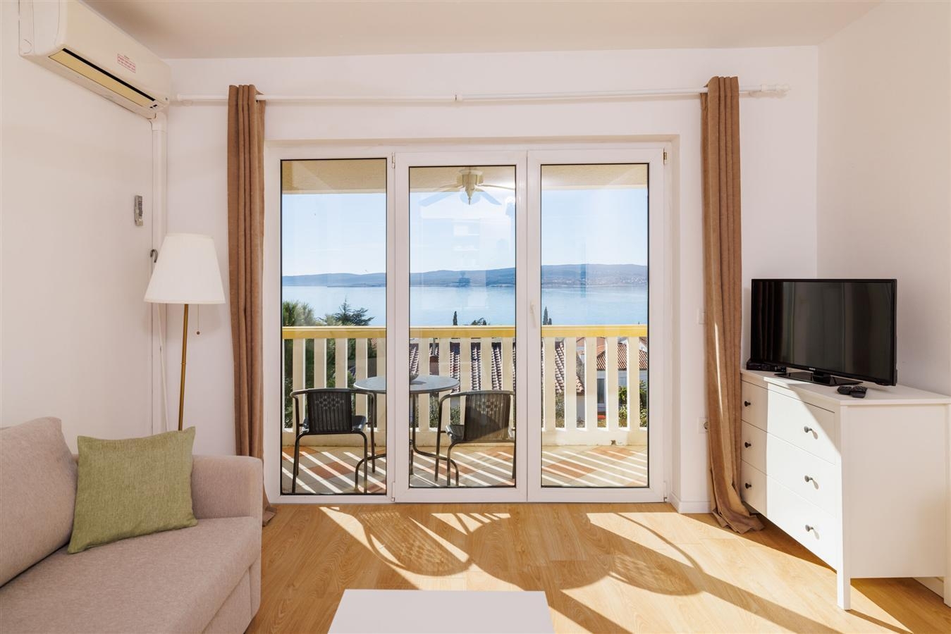 One bedroom apartment with balcony and sea view Crikvenica (A-5585-b)