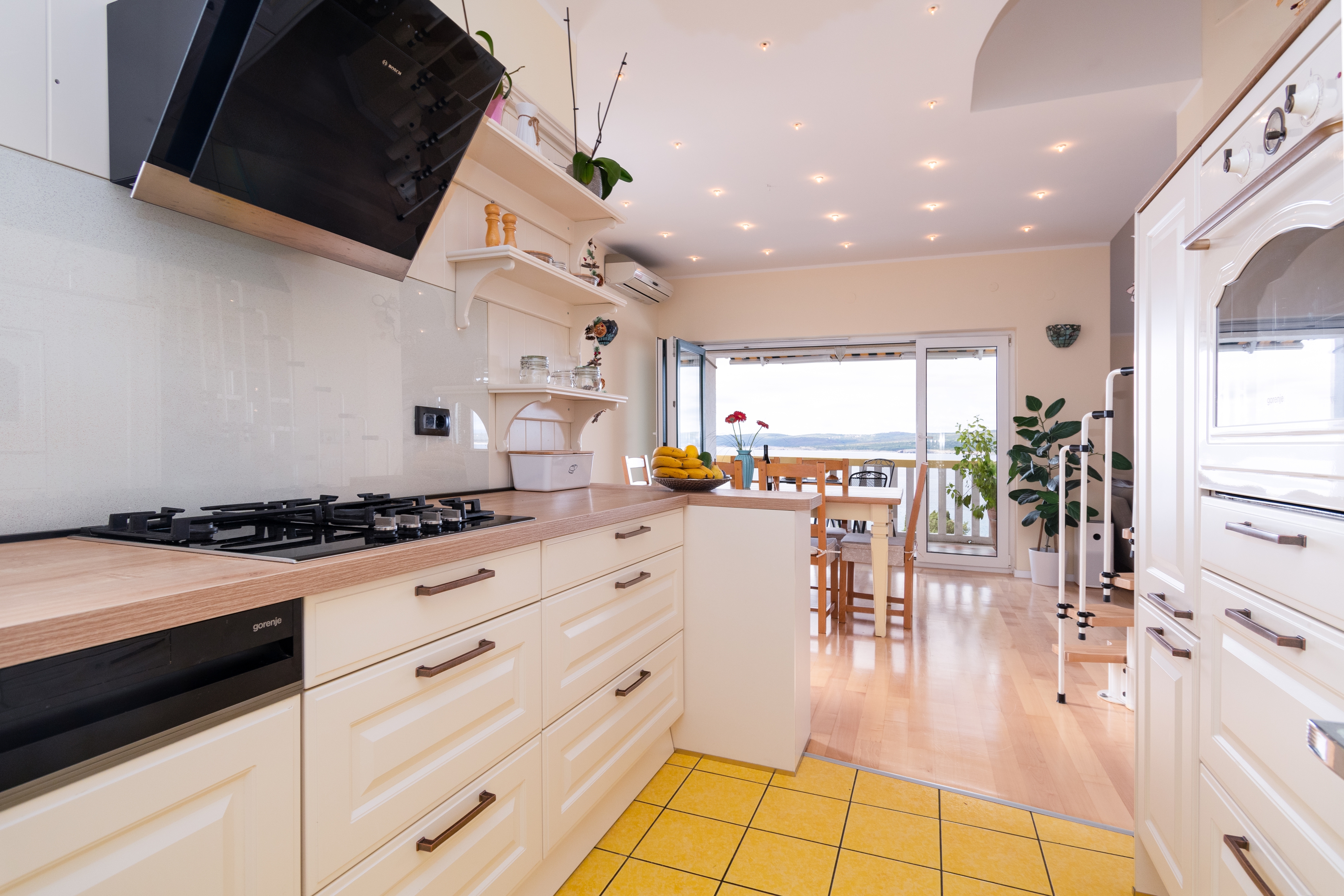 Two bedroom apartment with balcony and sea view Crikvenica  A-c