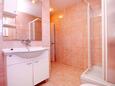 Bathroom 2 Tri Žala, Bathroom 2 in the apartment, (pet friendly) and WiFi.