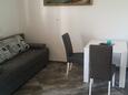 Jídelna Tri Žala, Jídelna v ubytování typu studio-apartment, domácí mazlíčci povoleni a WiFi.