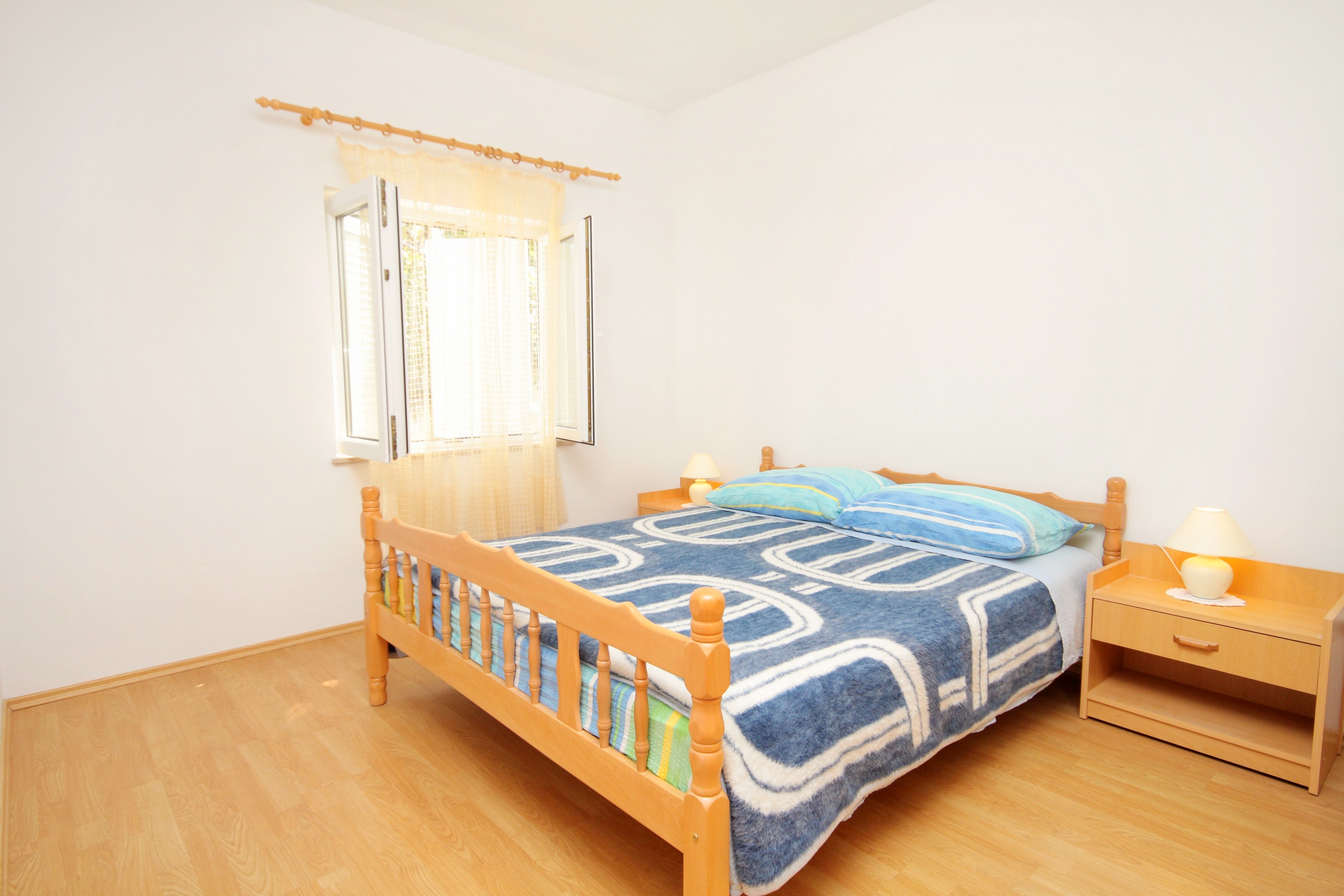 One bedroom apartment with balcony and sea view Novi Vinodolski (A-5591-a)