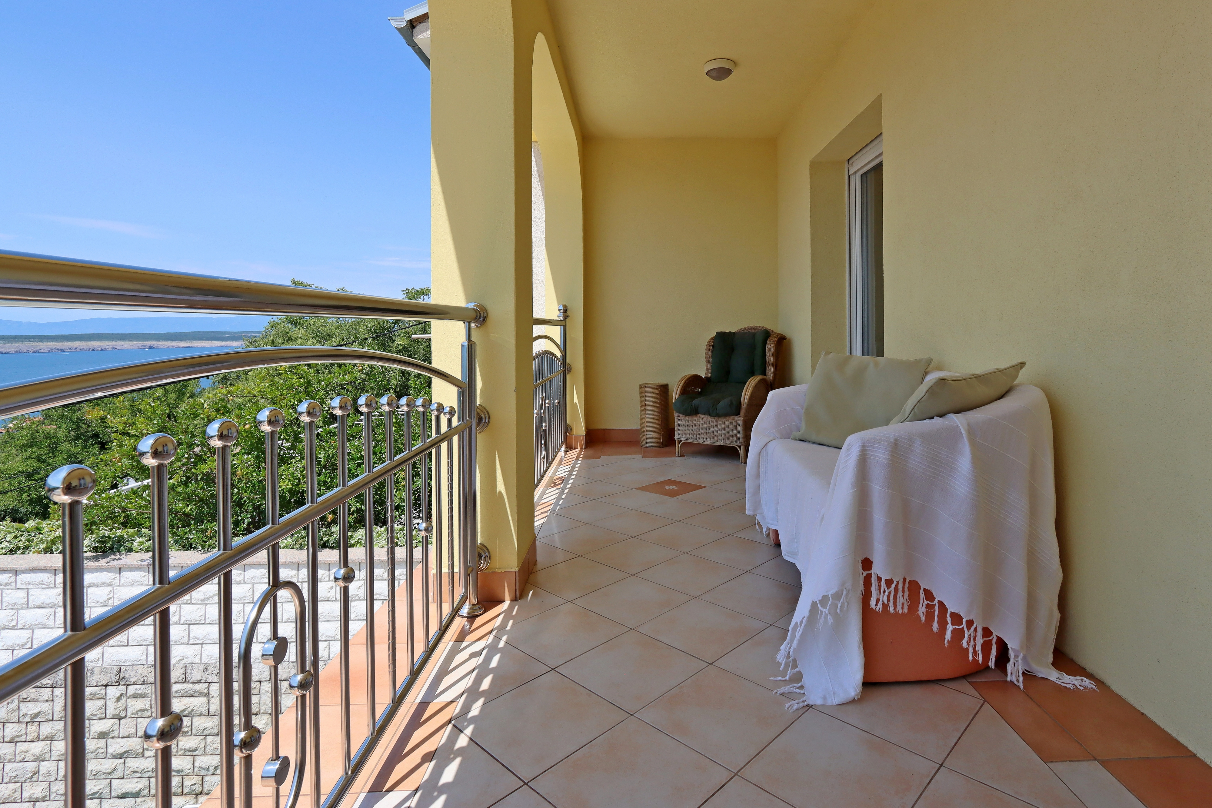 Three bedroom apartment with terrace and sea view Dramalj, Crikvenica  A-a