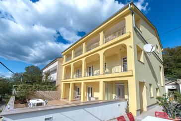 Dramalj, Crikvenica, Hébergement 5592 - Appartement avec une plage de galets.