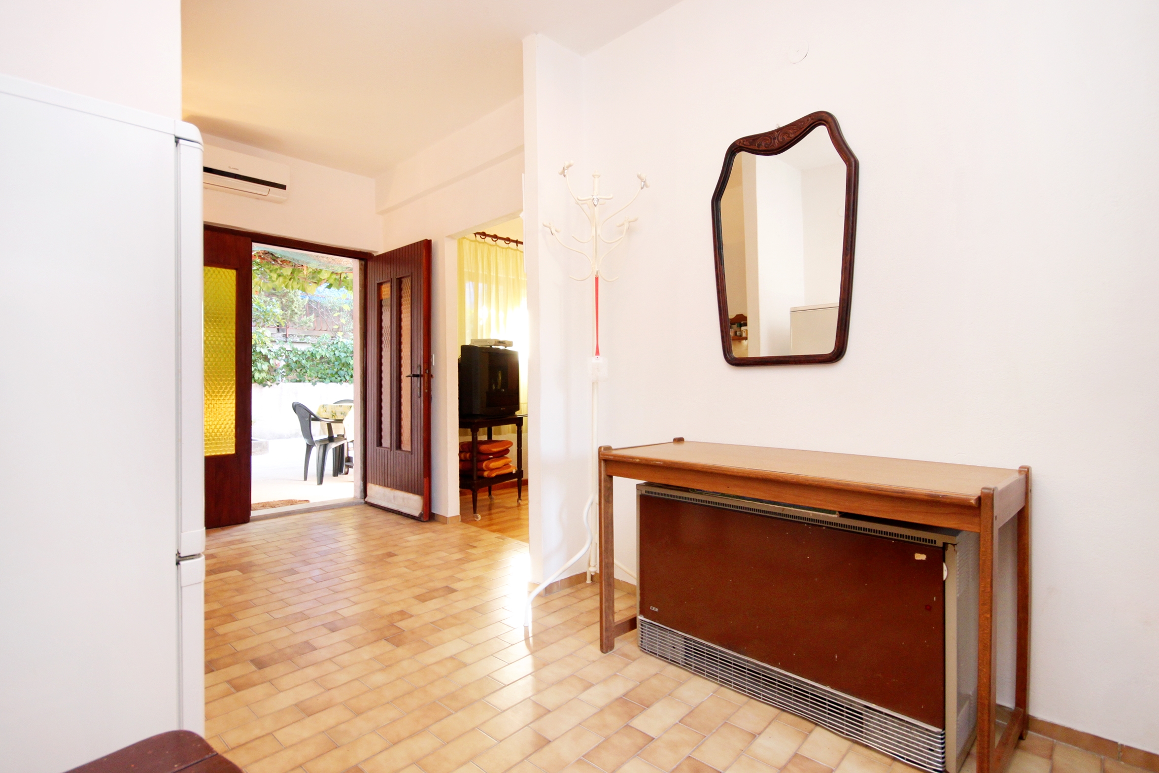 Two bedroom apartment near beach Brna, Korčula  A-a