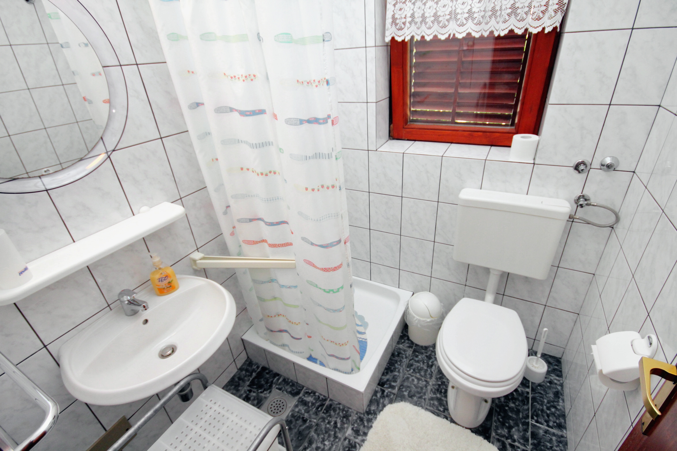 Two bedroom apartment with terrace Novi Vinodolski  A-a