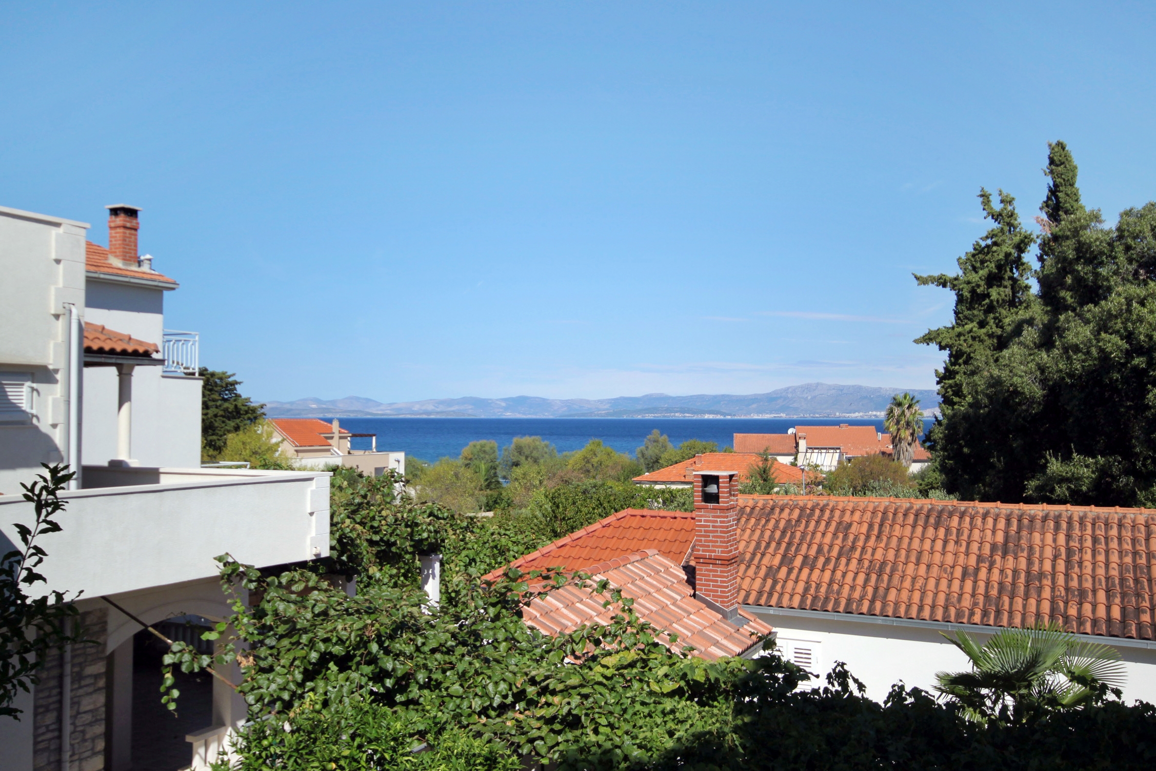 Three bedroom apartment with terrace and sea view Mirca, Brač  A-a