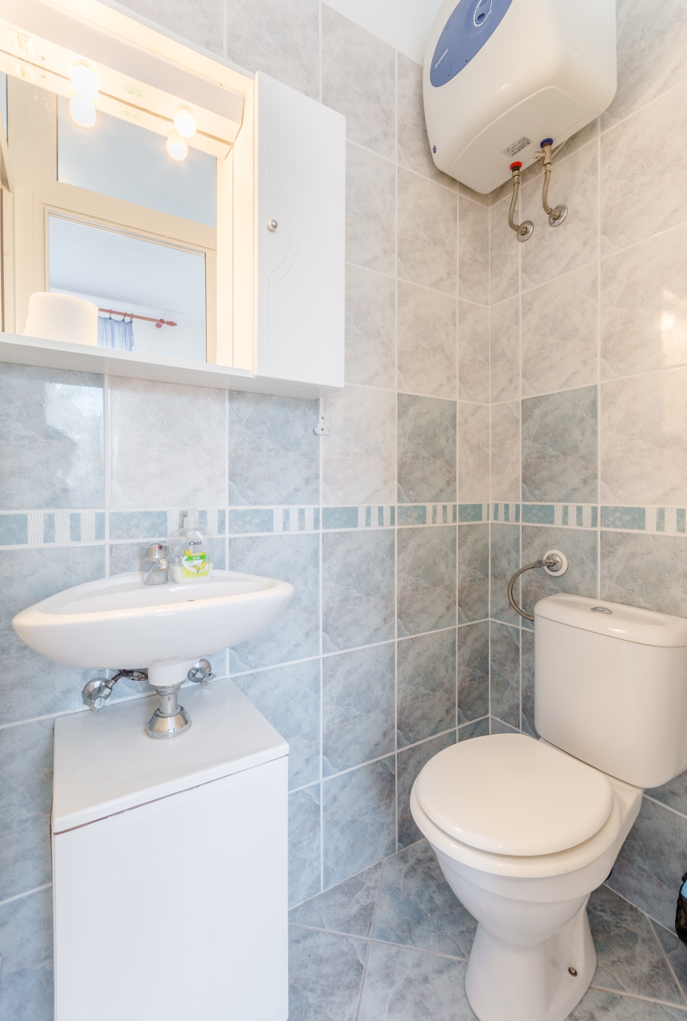Three bedroom apartment with terrace and sea view Mirca, Brač  A-a
