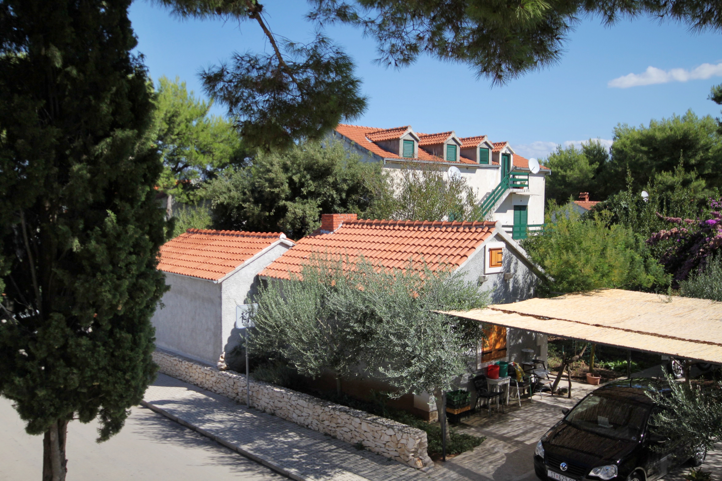 Three bedroom apartment with terrace and sea view Mirca, Brač  A-a