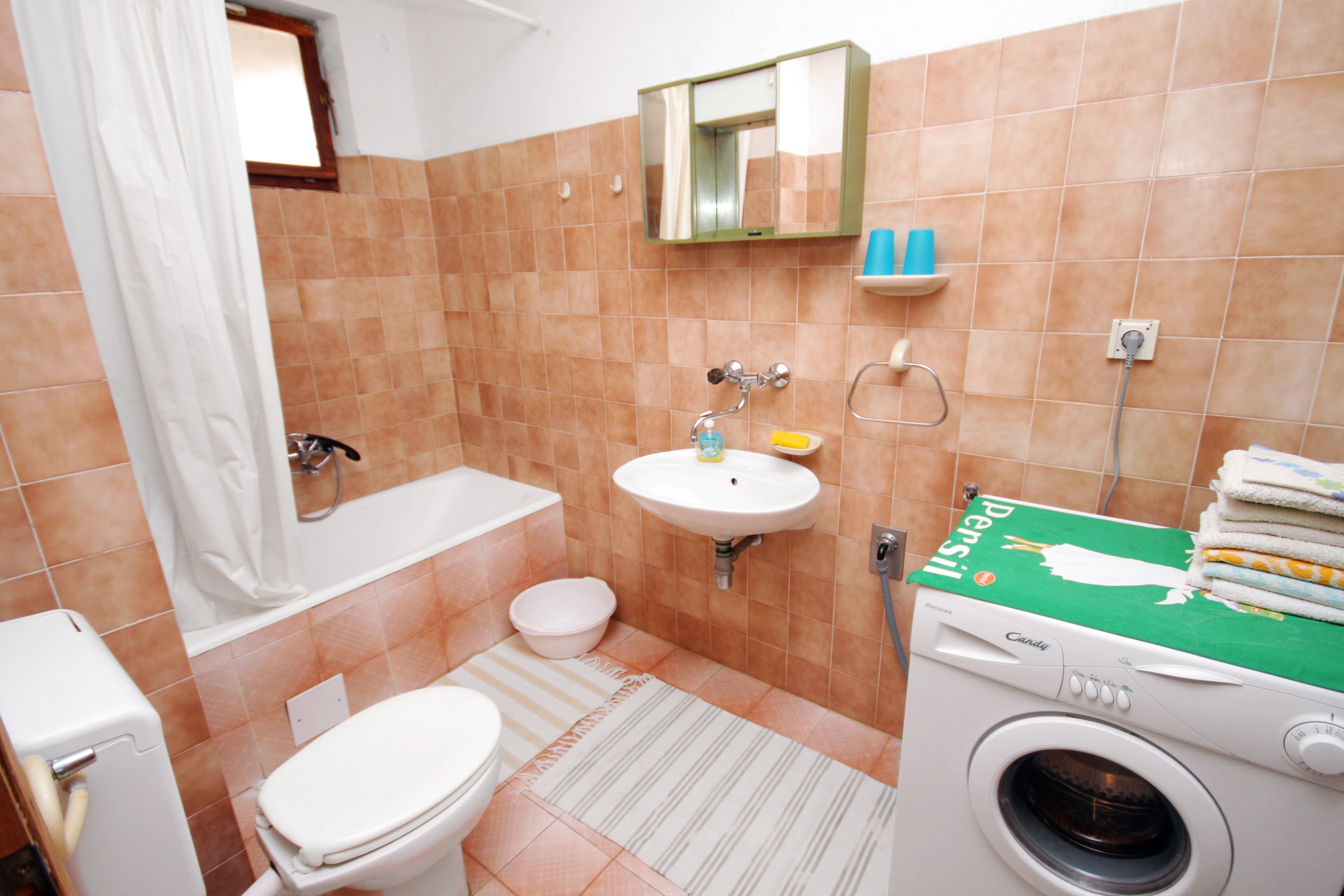 Three bedroom apartment with terrace and sea view Sumartin, Brač  A-a