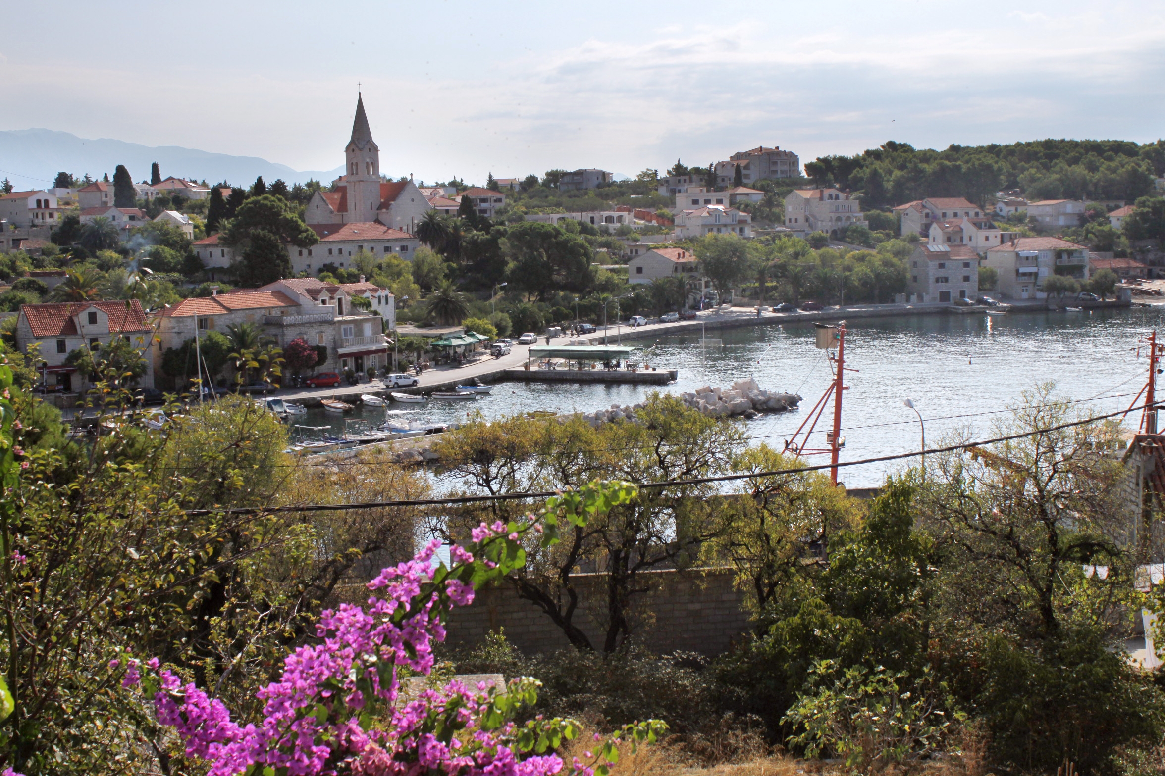 Three bedroom apartment with terrace and sea view Sumartin, Brač  A-a