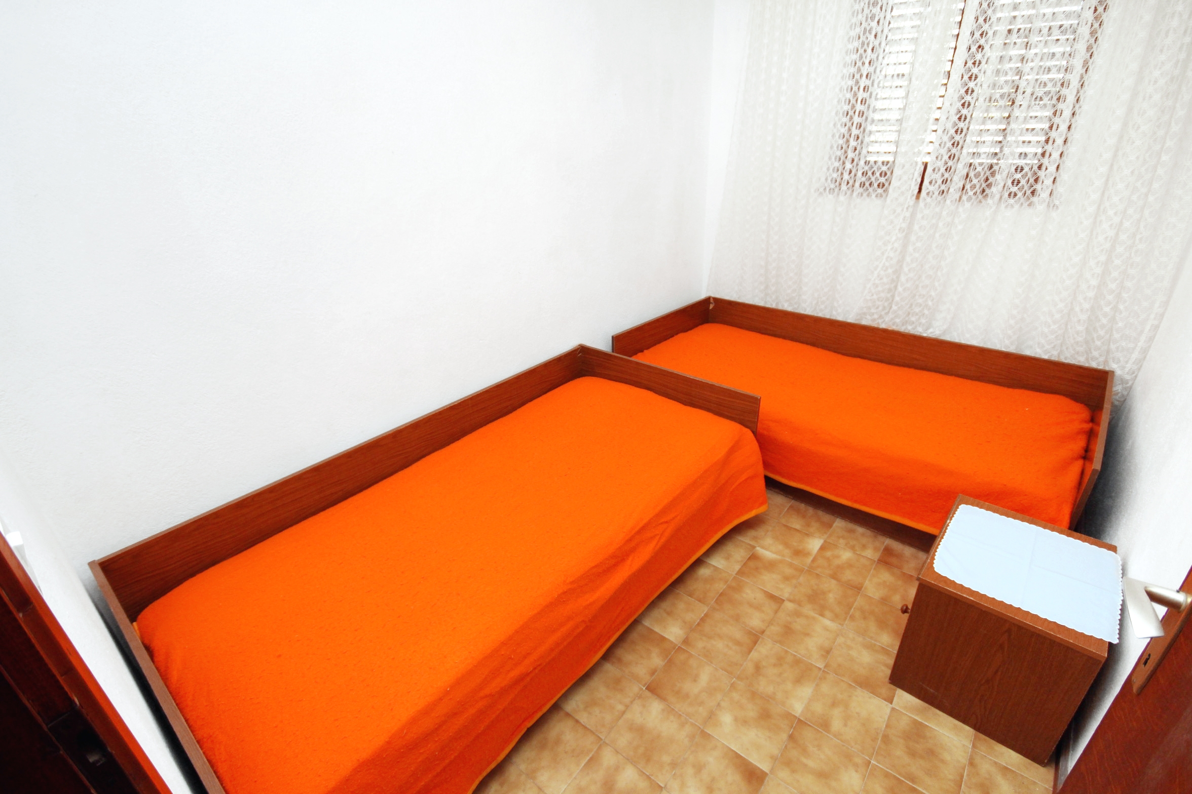 One bedroom apartment with terrace Sumartin, Brač  A-c