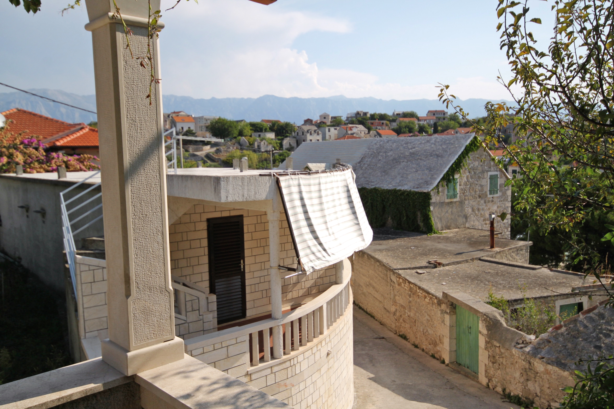 One bedroom apartment with terrace Sumartin, Brač  A-c