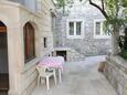 Terrasse Sumartin, Terrasse dans l’hébergement en type apartment, avec la vue sur la mer, animaux acceptés et WiFi.