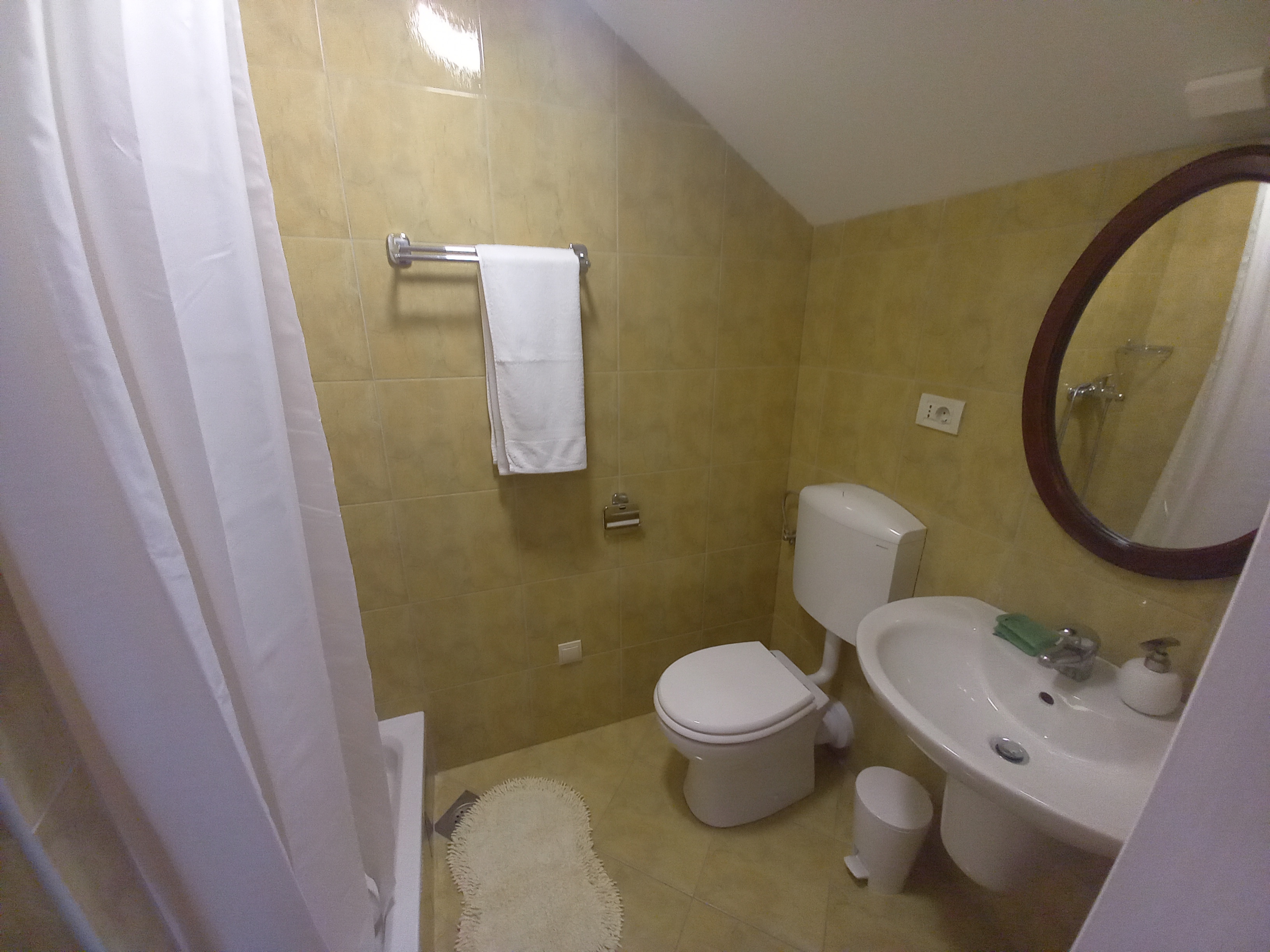 Three bedroom apartment with terrace and sea view Postira, Brač  A-i