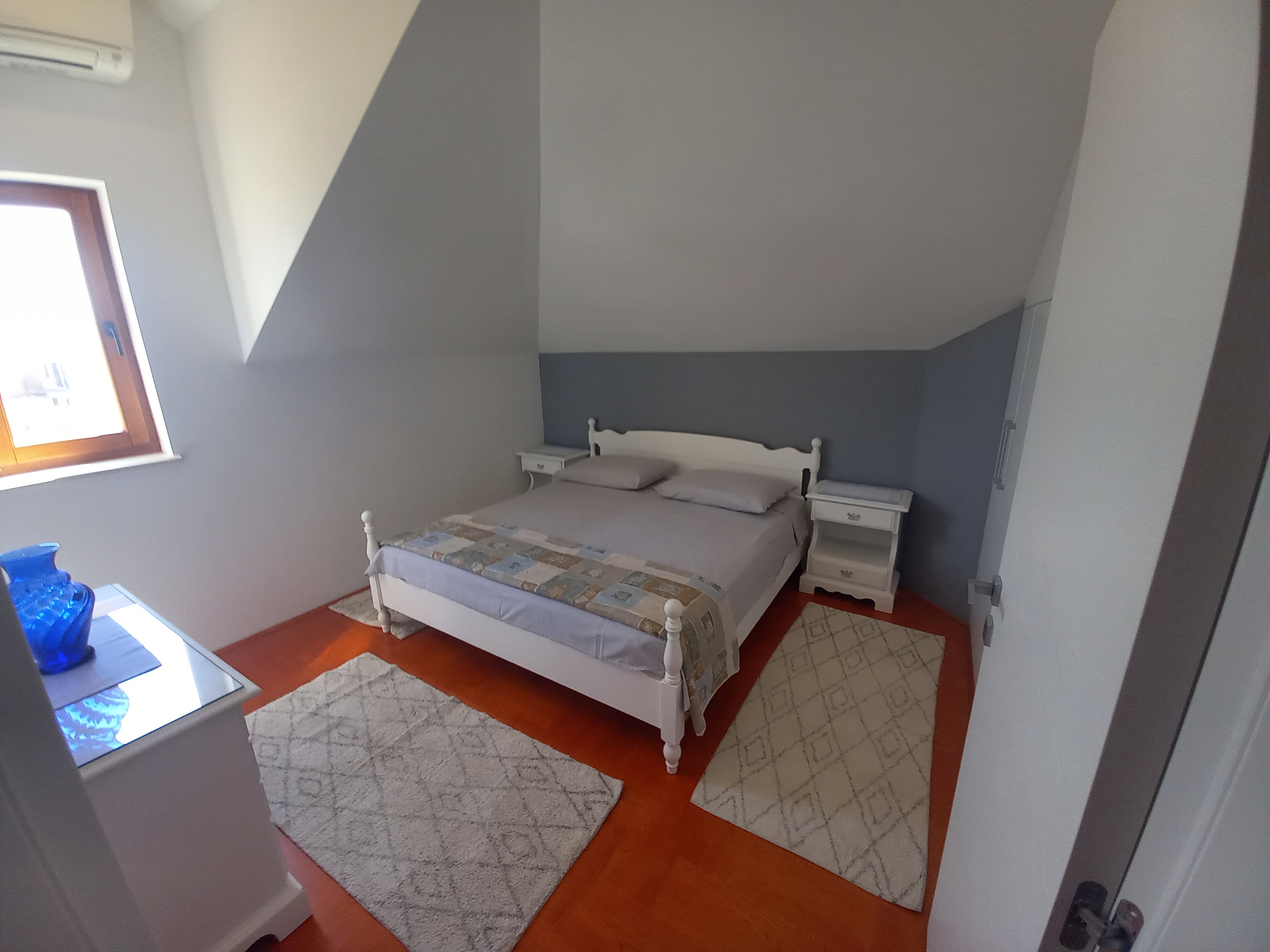 Three bedroom apartment with terrace and sea view Postira, Brač  A-i