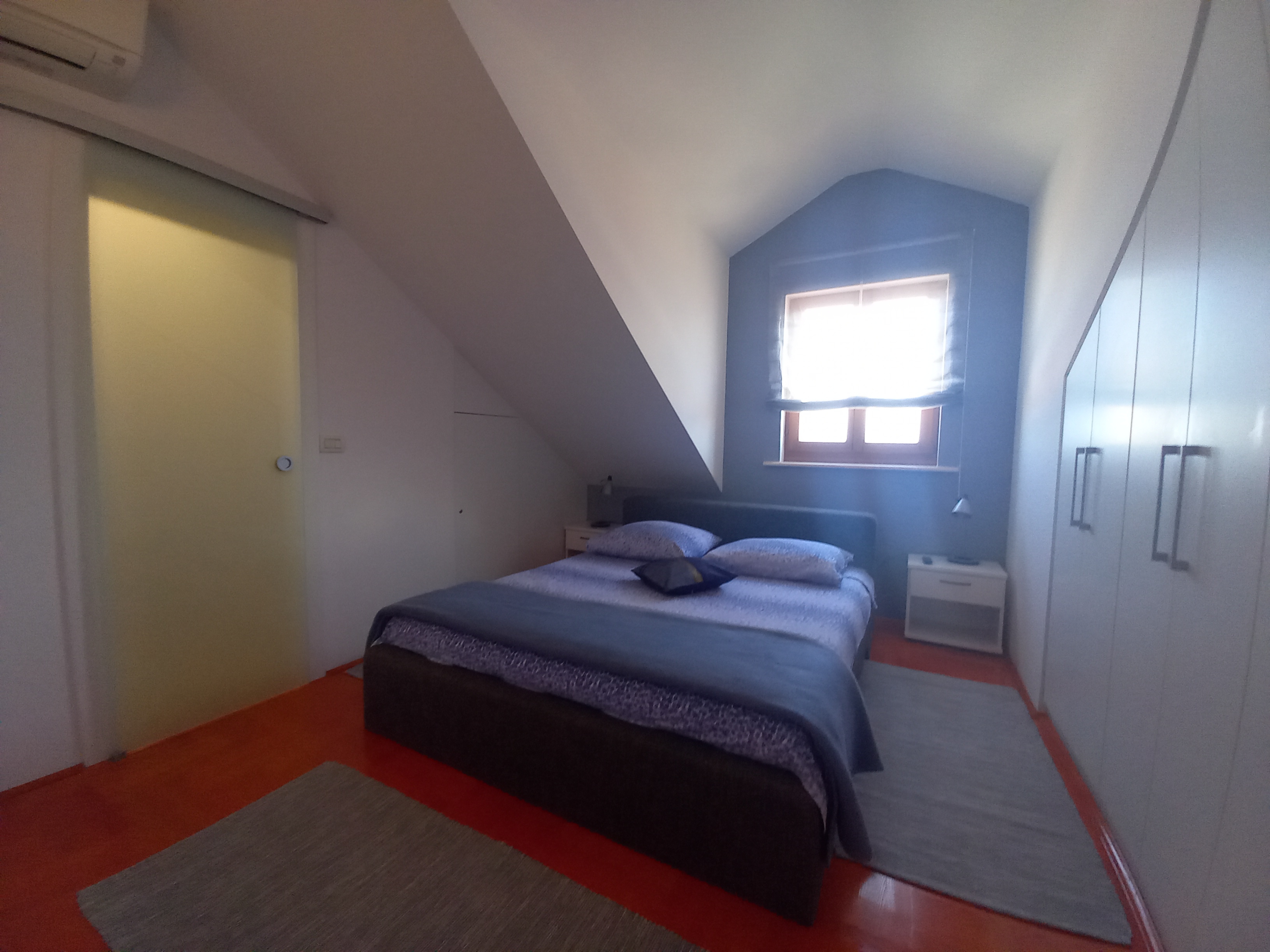 Three bedroom apartment with terrace and sea view Postira, Brač  A-i