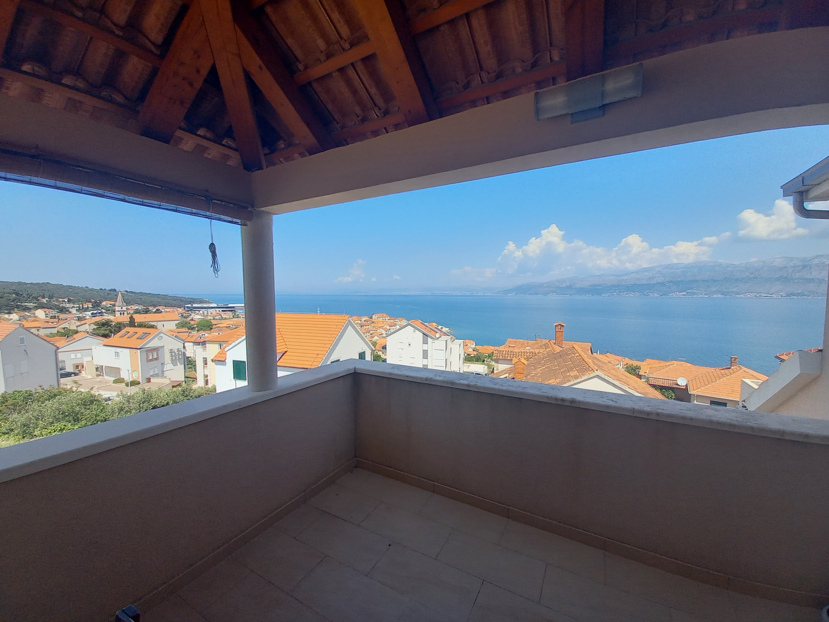 Three bedroom apartment with terrace and sea view Postira, Brač  A-i