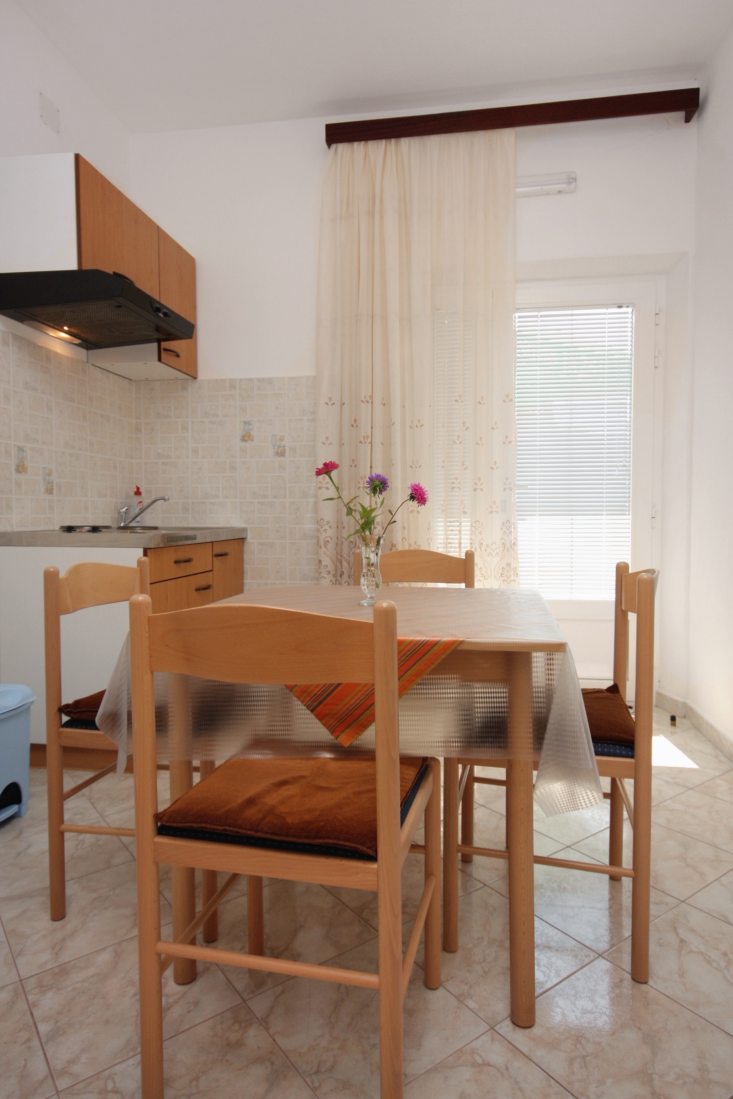 One bedroom apartment with terrace Sumartin, Brač (A-5620-b)