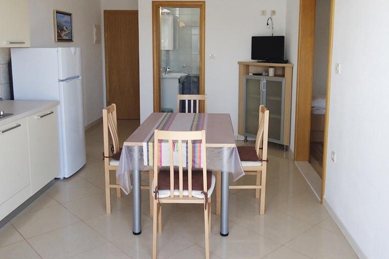 One bedroom apartment with balcony and sea view Sumartin, Brač (A-5620-c) One bedroom apartment with balcony and sea view Sumartin, Brač (A-5620-c)