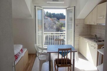 Dining room Sumartin, Dining room in the studio-apartment, dostupna klima i WIFI.