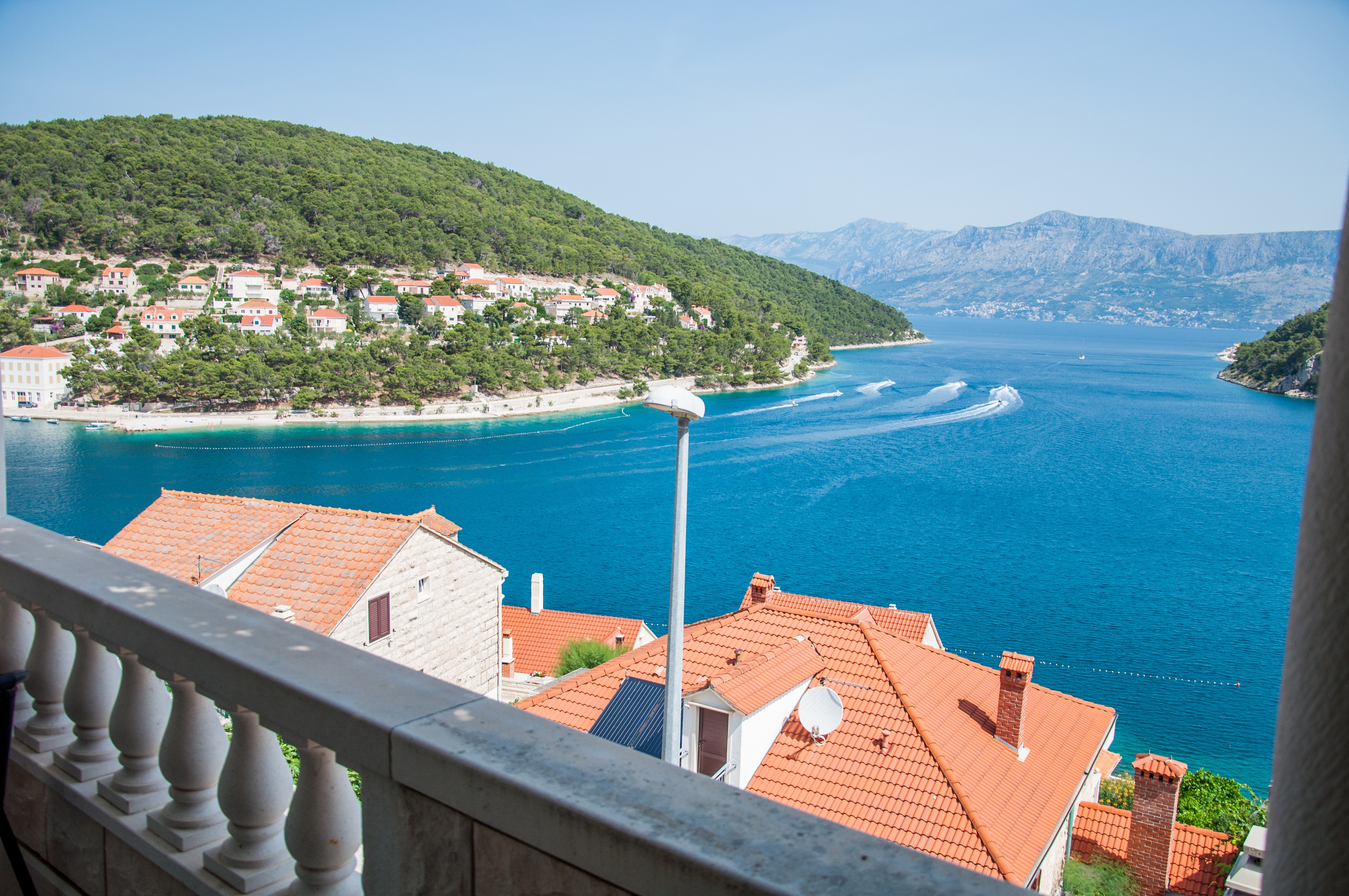 One bedroom apartment with balcony and sea view Pučišća, Brač  A-a