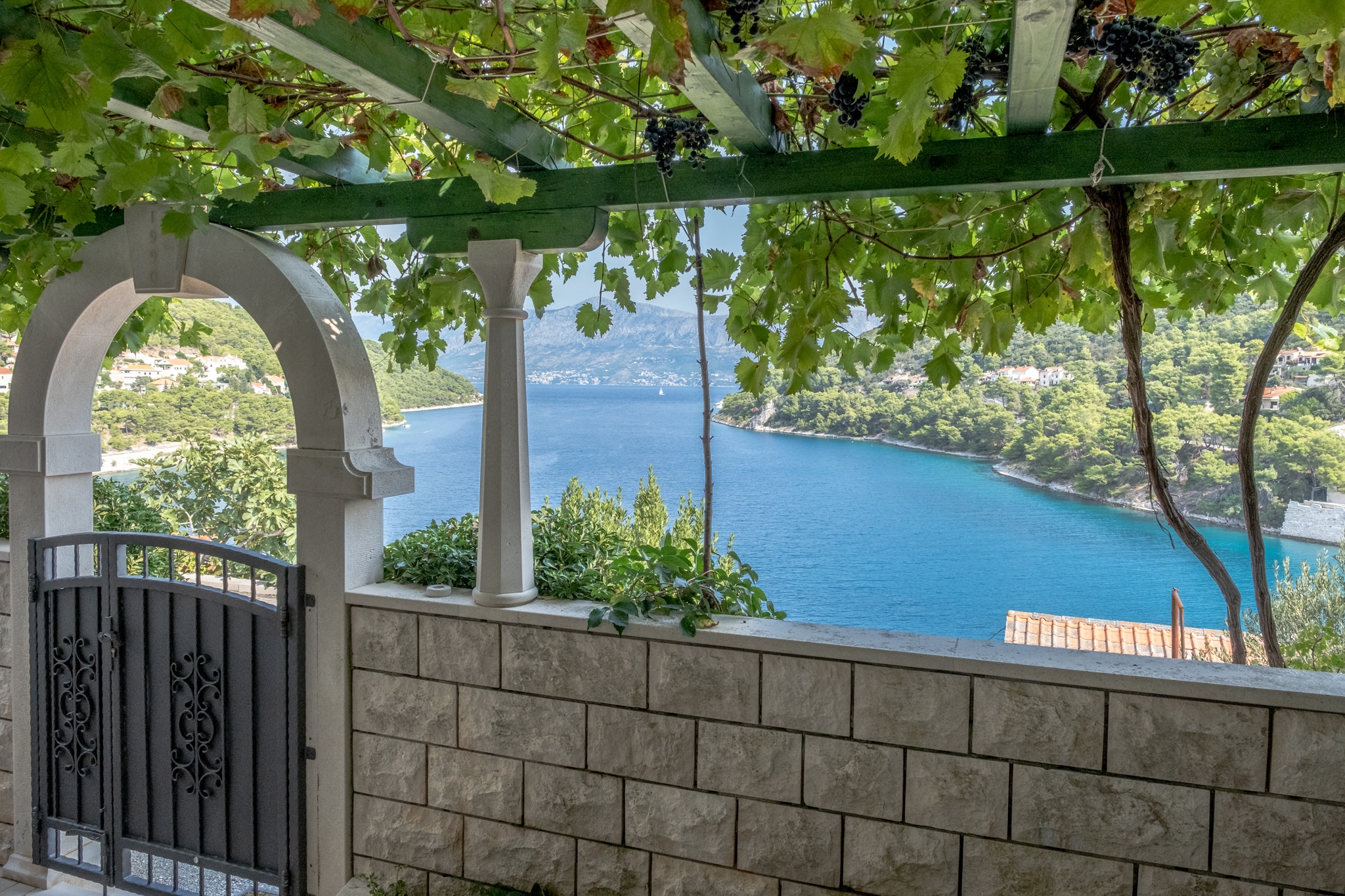 One bedroom apartment with balcony and sea view Pučišća, Brač  A-a