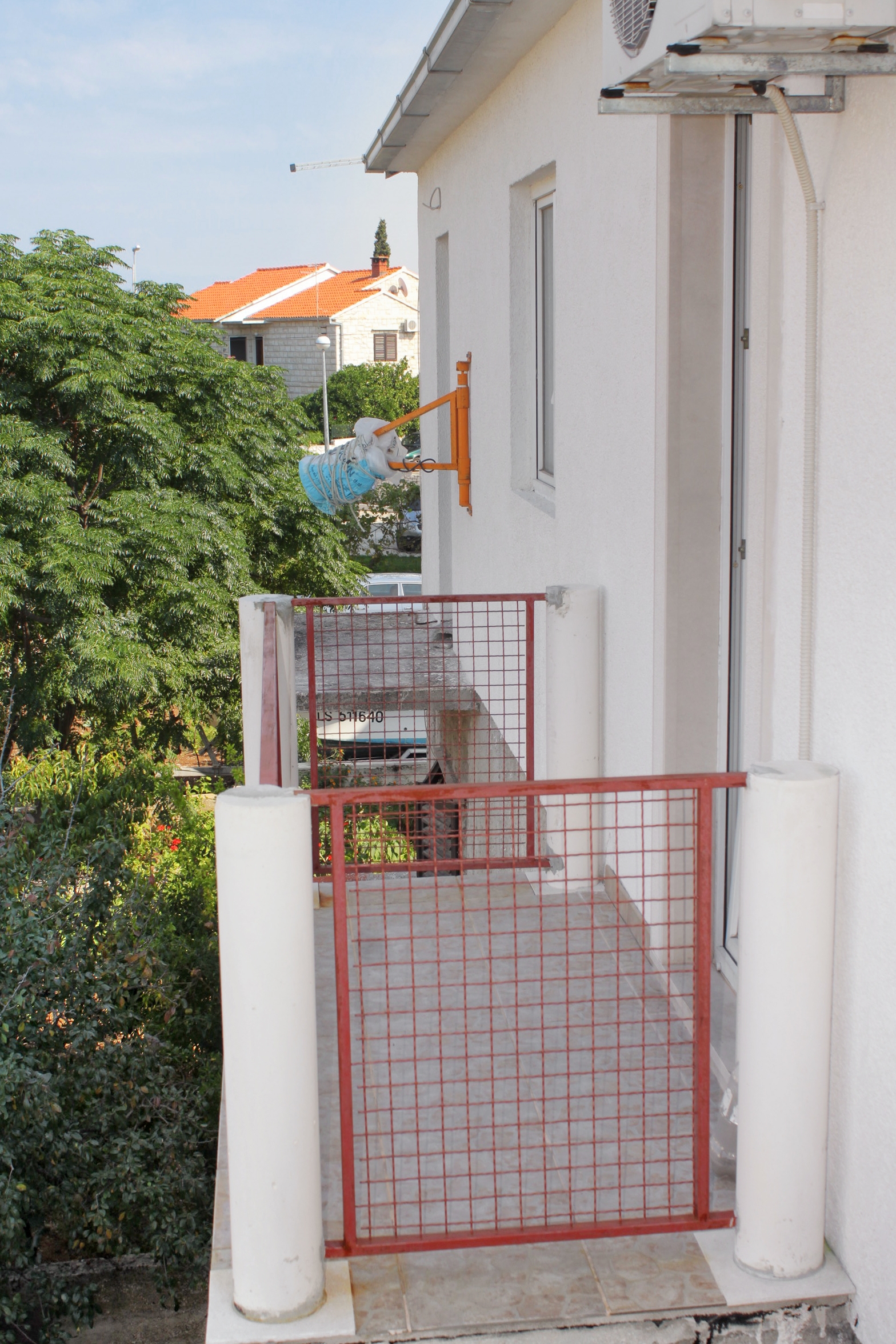 Two bedroom apartment with terrace and sea view Supetar, Brač  A-a