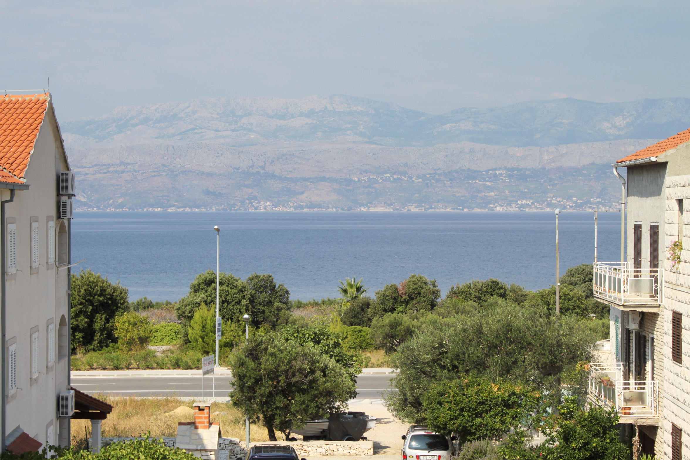 Two bedroom apartment with terrace and sea view Supetar, Brač  A-a