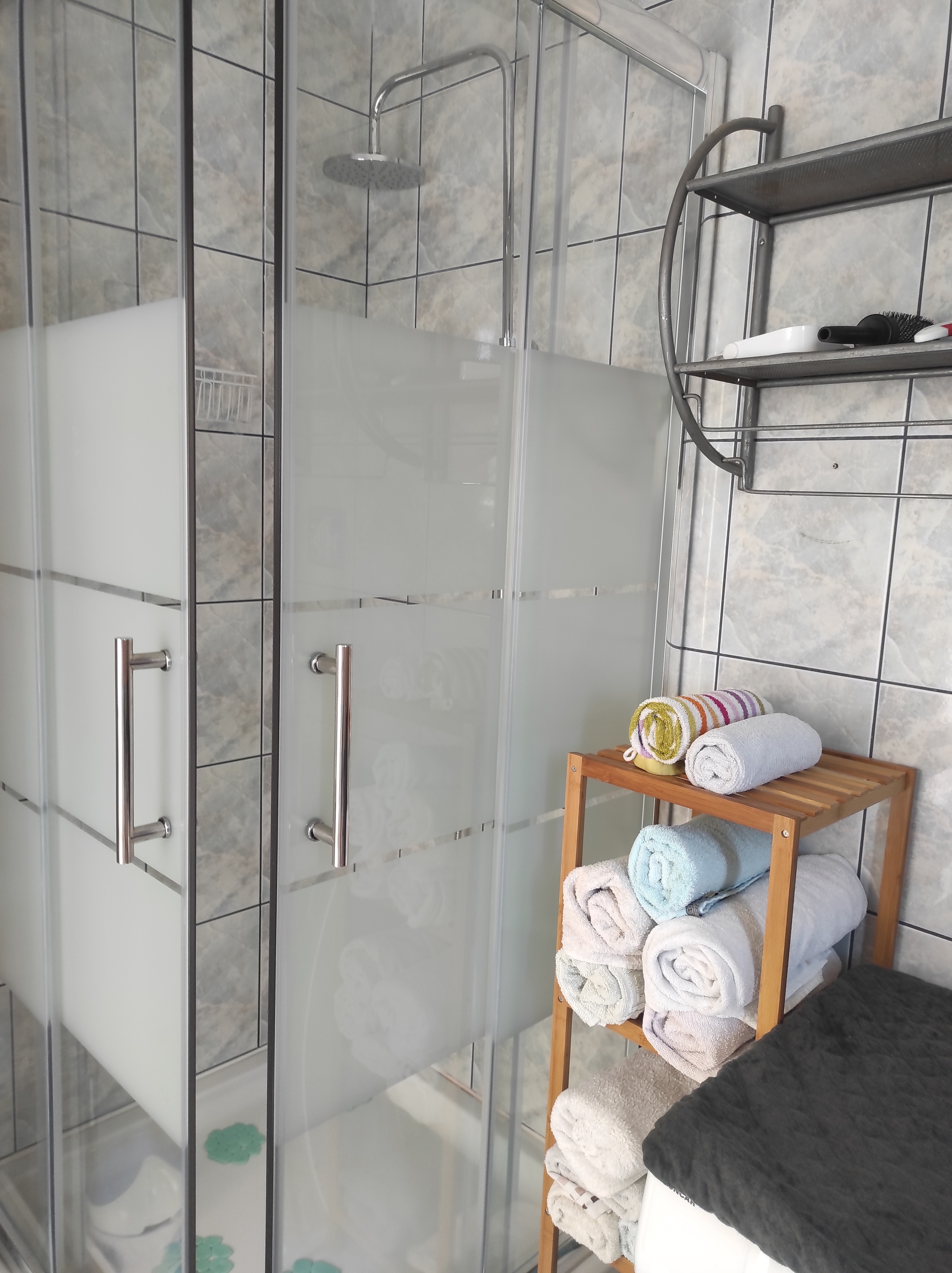 Two bedroom apartment with terrace and sea view Supetar, Brač  A-a