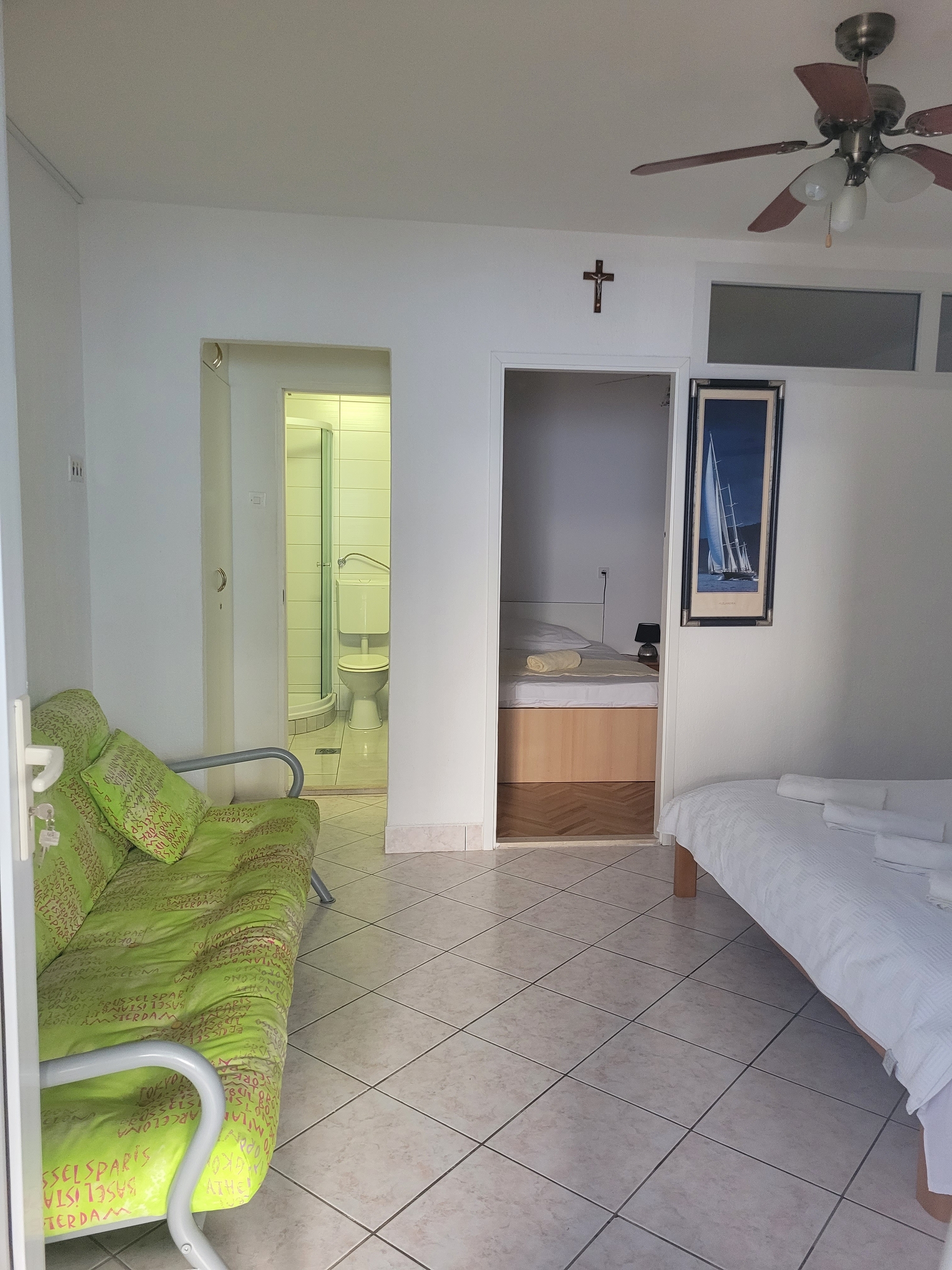 Two bedroom apartment with terrace Sutivan, Brač  A-a