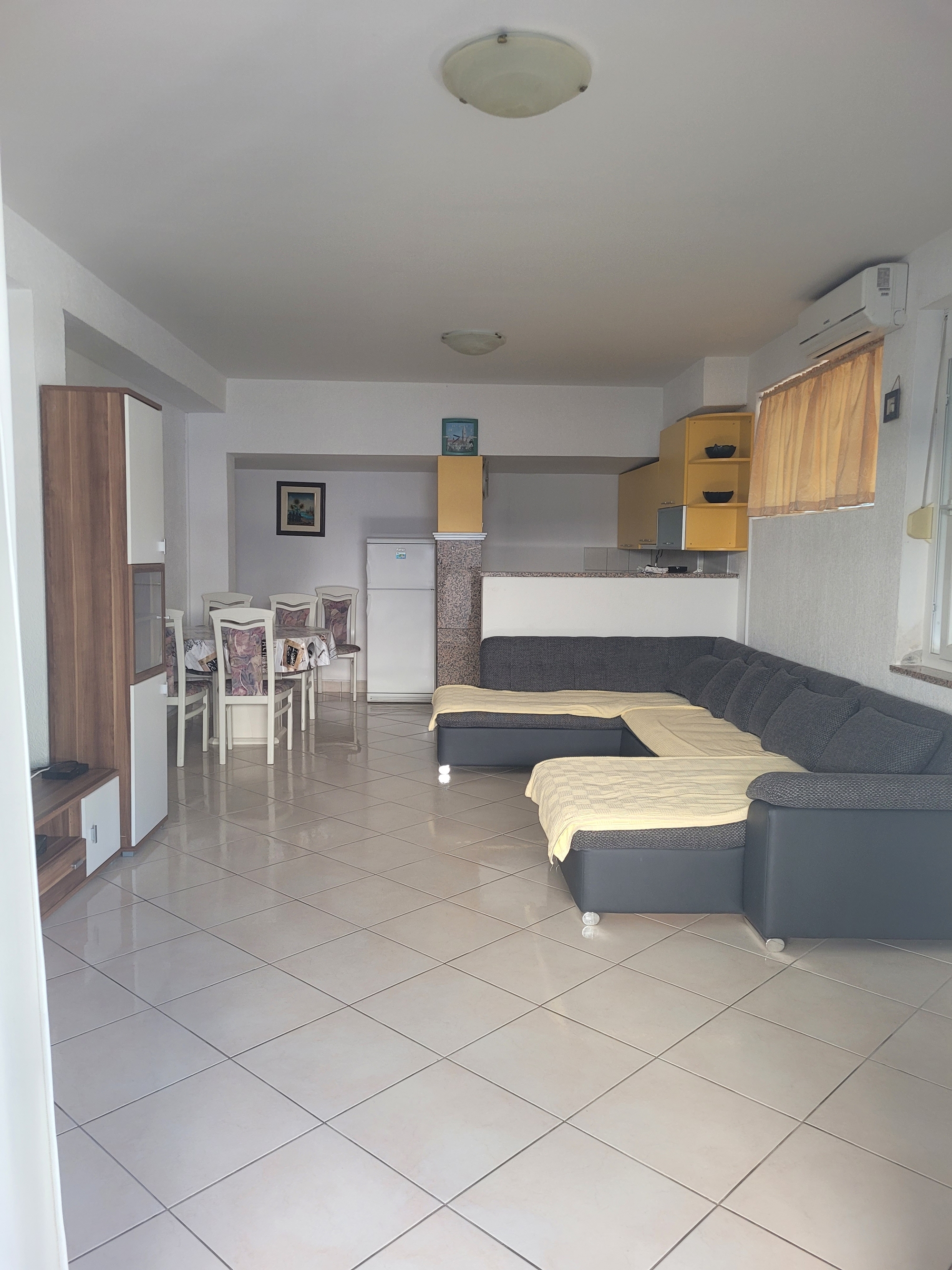 Two bedroom apartment with terrace Sutivan, Brač (A-5629-a)