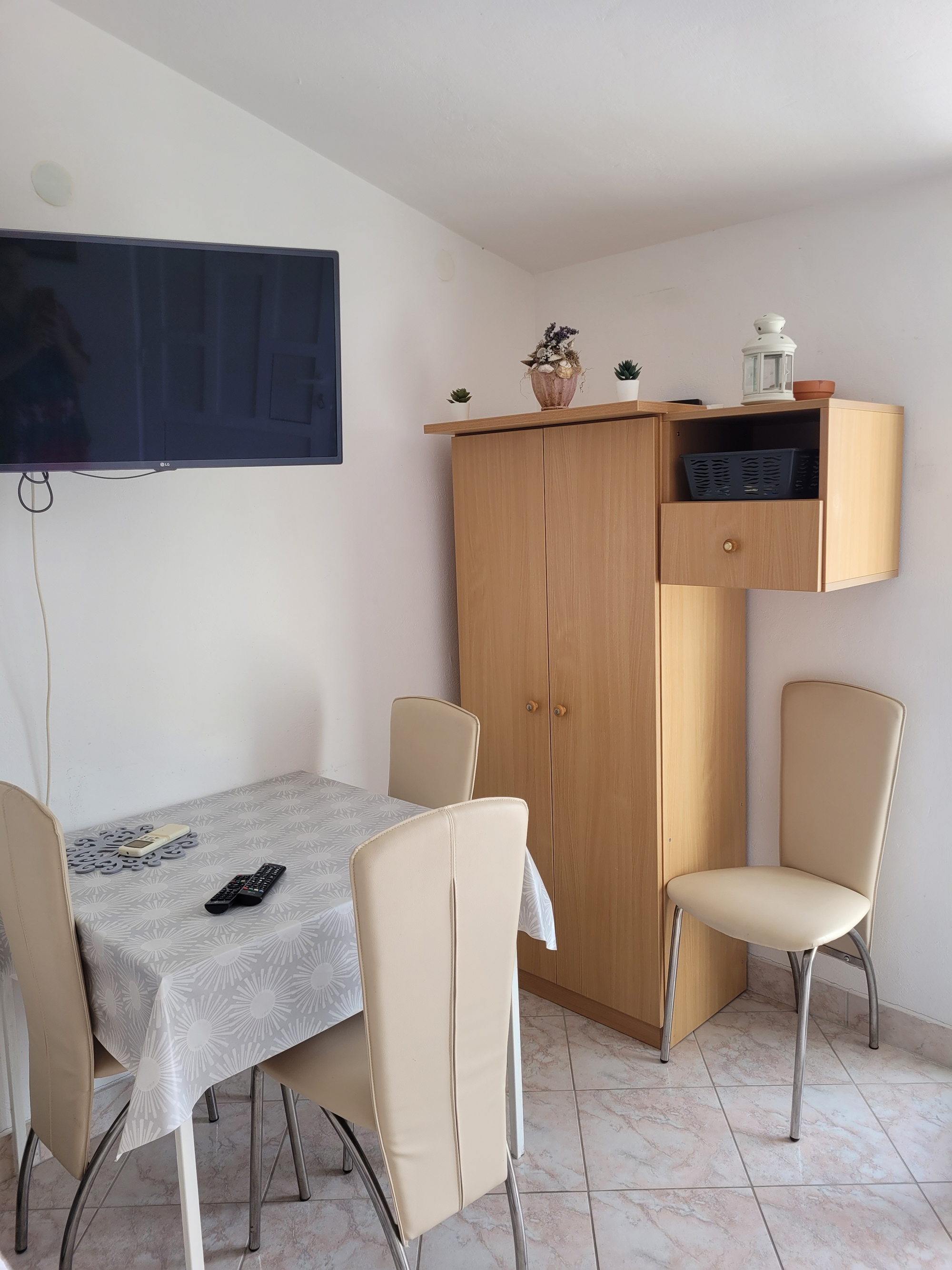 Studio flat with balcony and sea view Sutivan, Brač (AS-5629-a) Studio flat with balcony and sea view Sutivan, Brač (AS-5629-a)