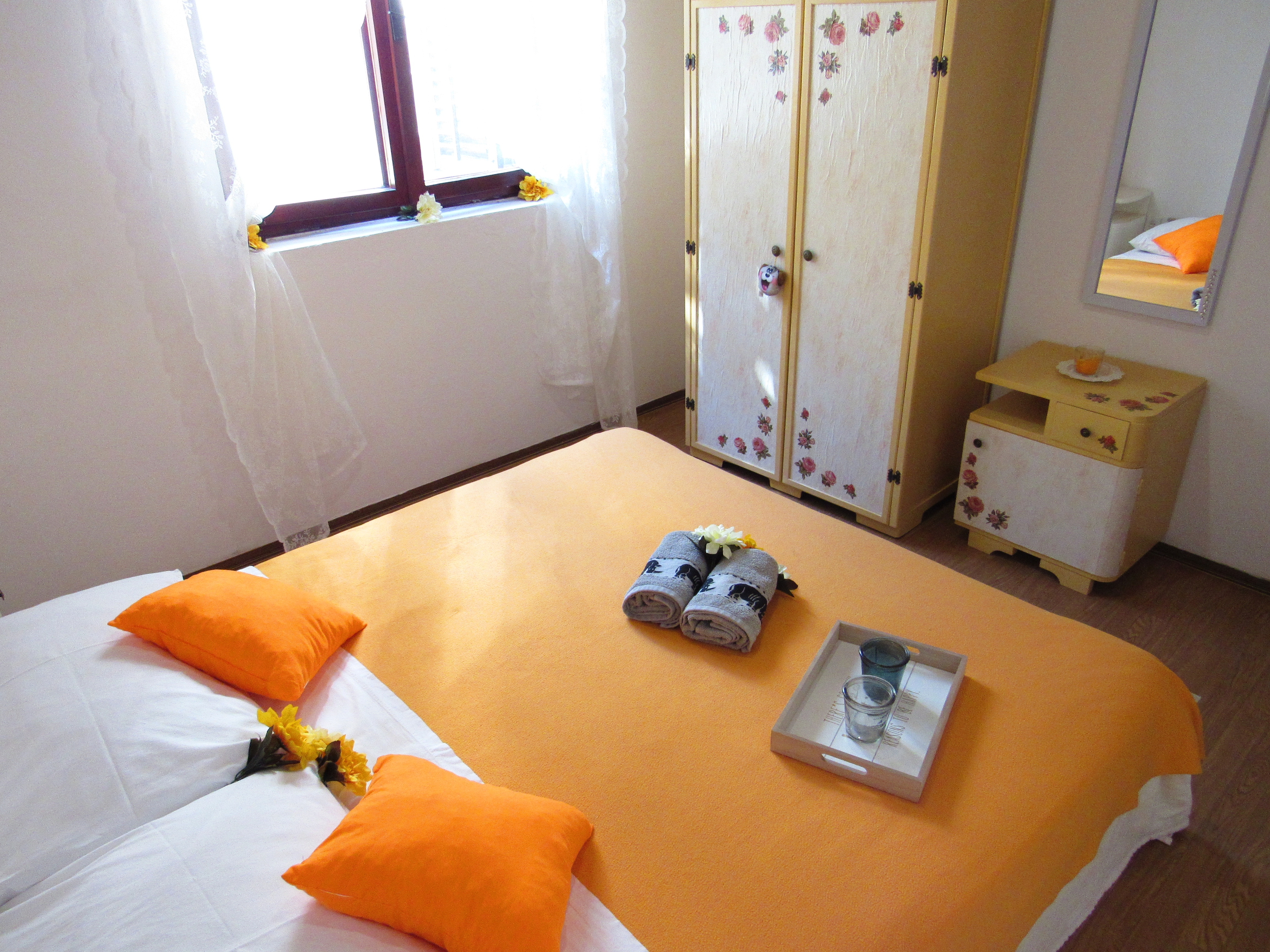 Three bedroom apartment near beach Cove Pobij, Hvar  A-a