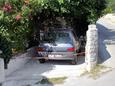 Parking lot Sumartin, Brač, Parking lot 5638 - Apartments near sea with pebble beach.