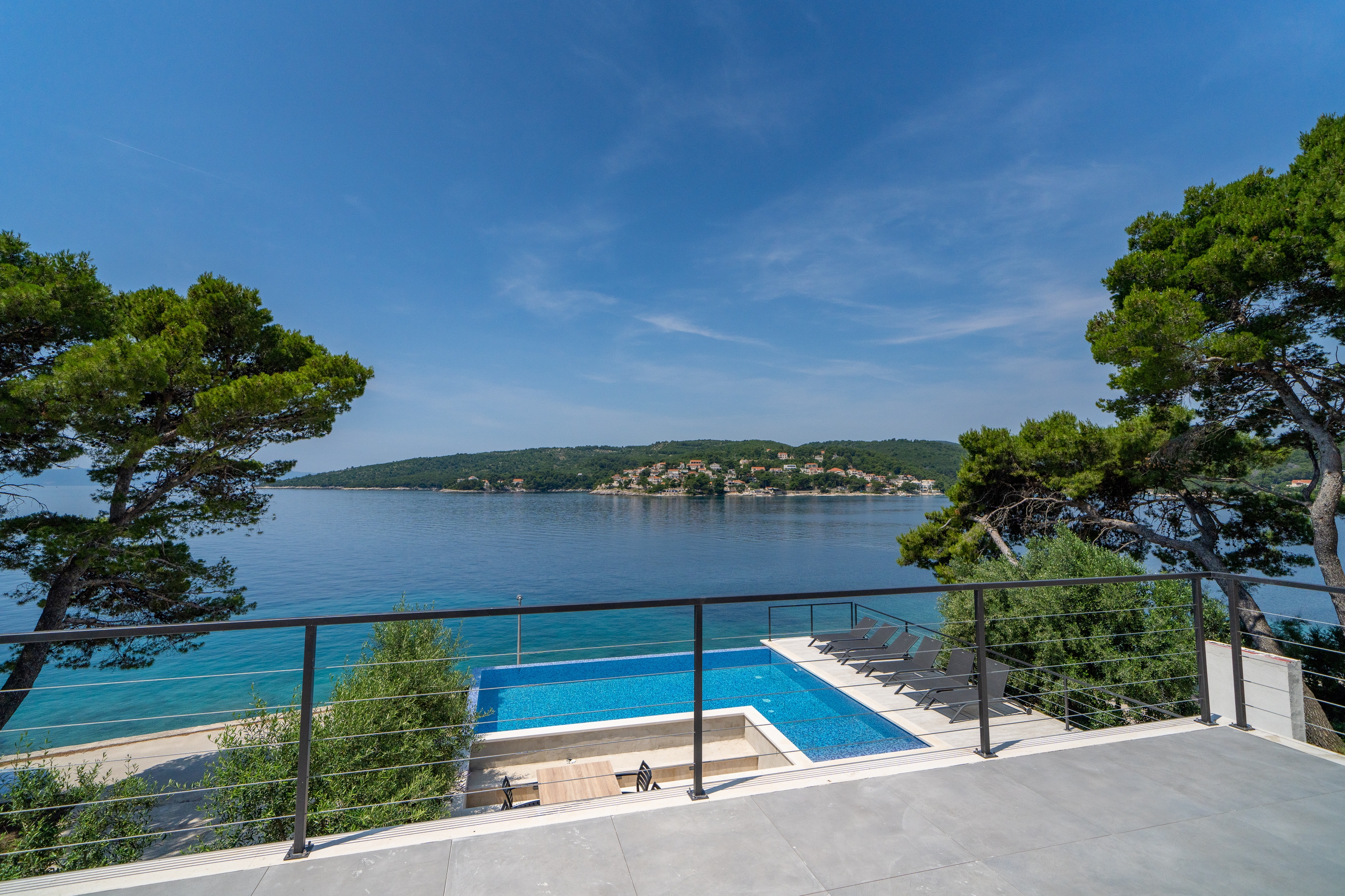Three bedroom house near beach Sumartin, Brač  K
