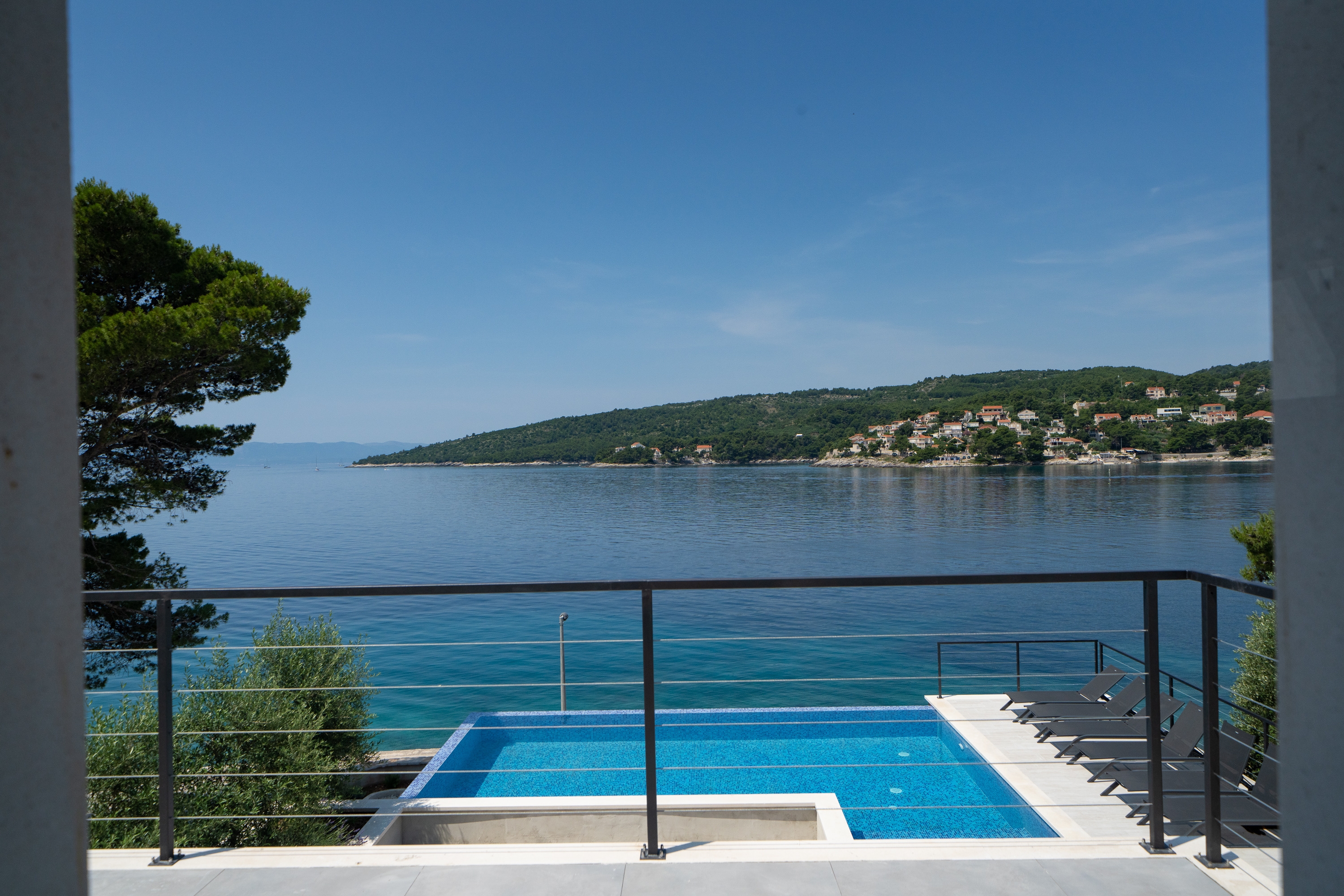 Three bedroom house near beach Sumartin, Brač  K