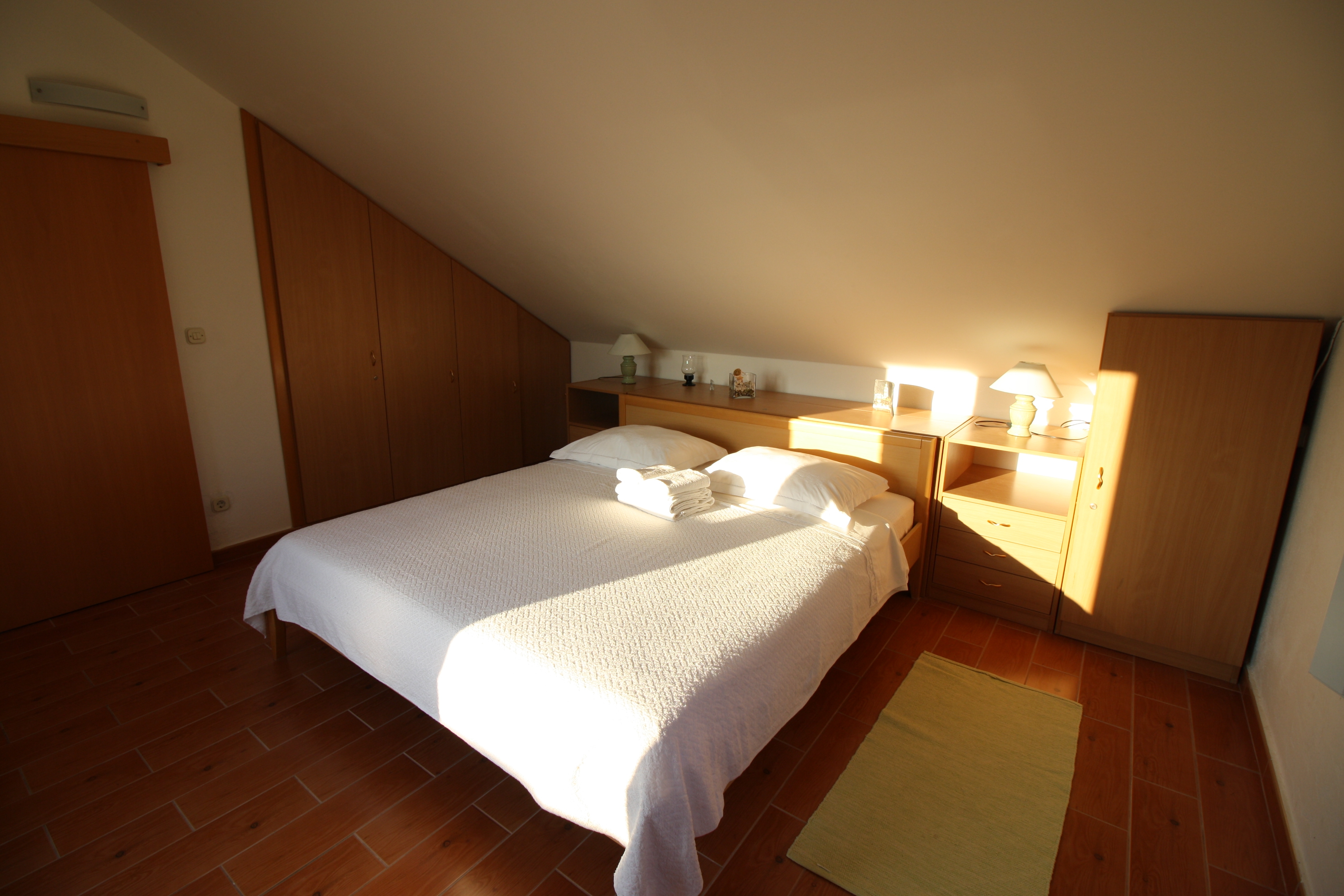 One bedroom apartment with terrace and sea view Sumartin, Brač  A-a
