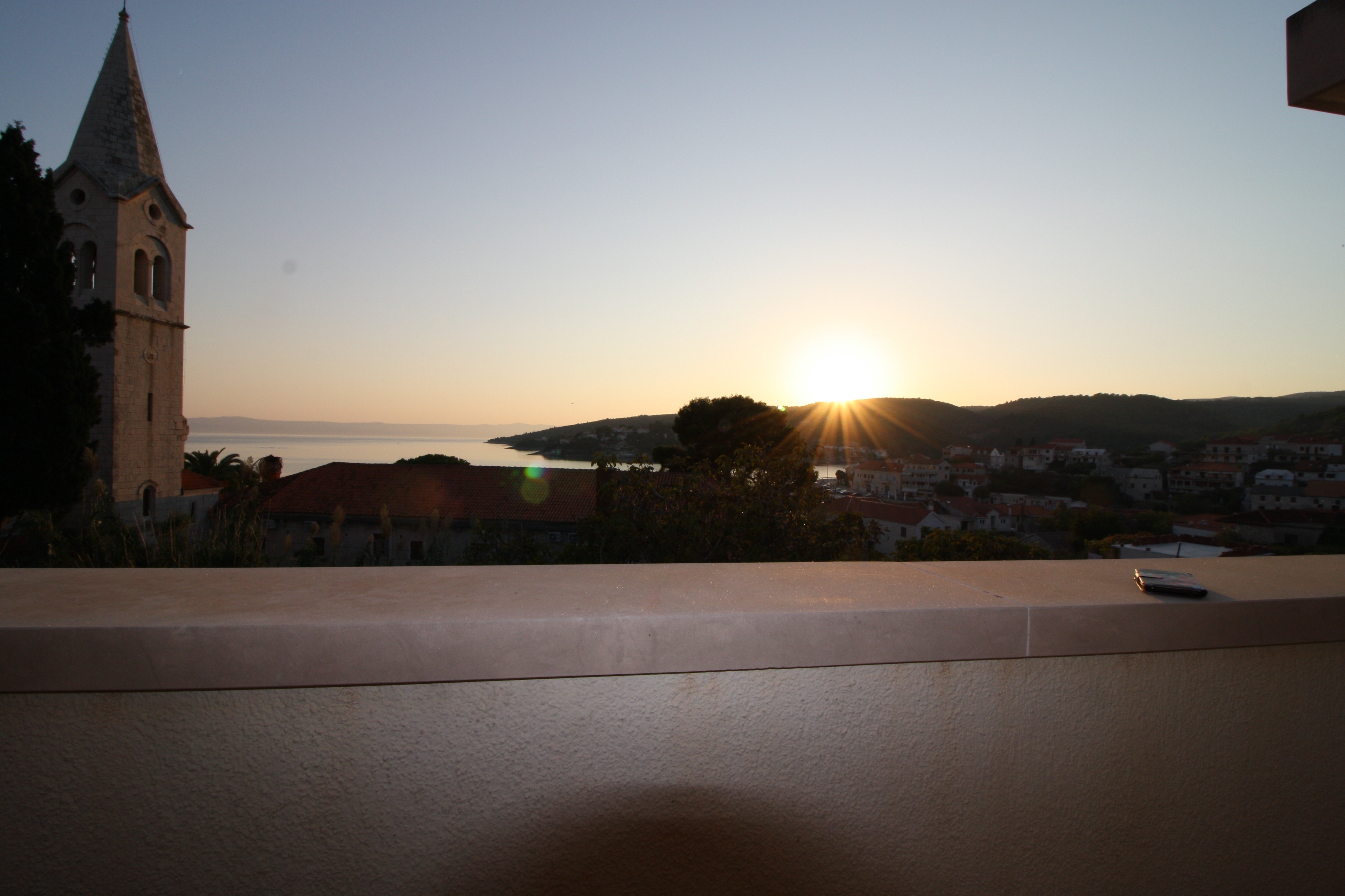 One bedroom apartment with terrace and sea view Sumartin, Brač  A-a