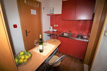 Sumartin, Kitchen in the apartment, WiFi.