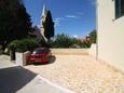 Sumartin, Brač, Parking lot 5645 - Apartments and Rooms near sea with pebble beach.