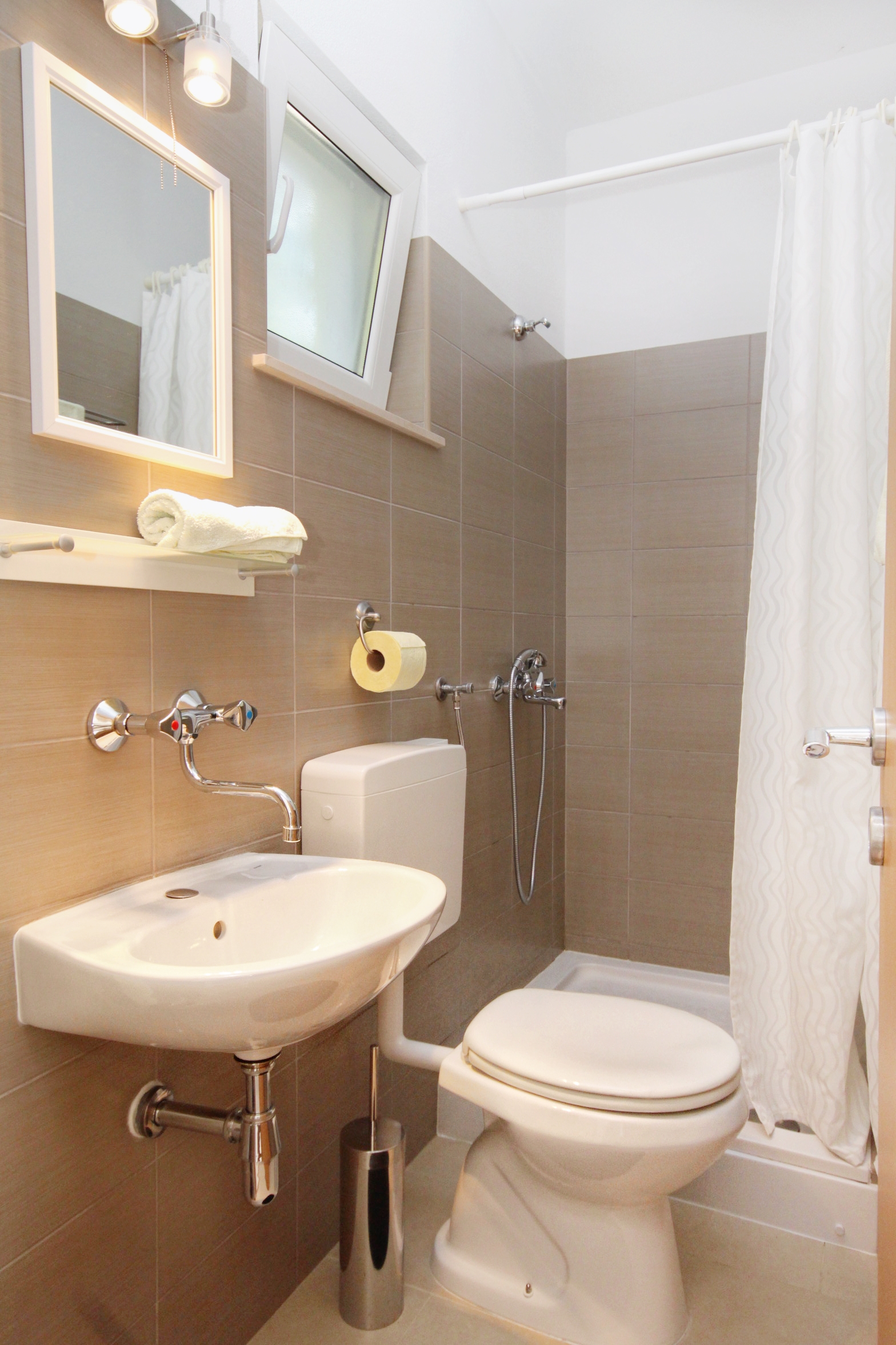 Two bedroom apartment with terrace Sumartin, Brač  A-a