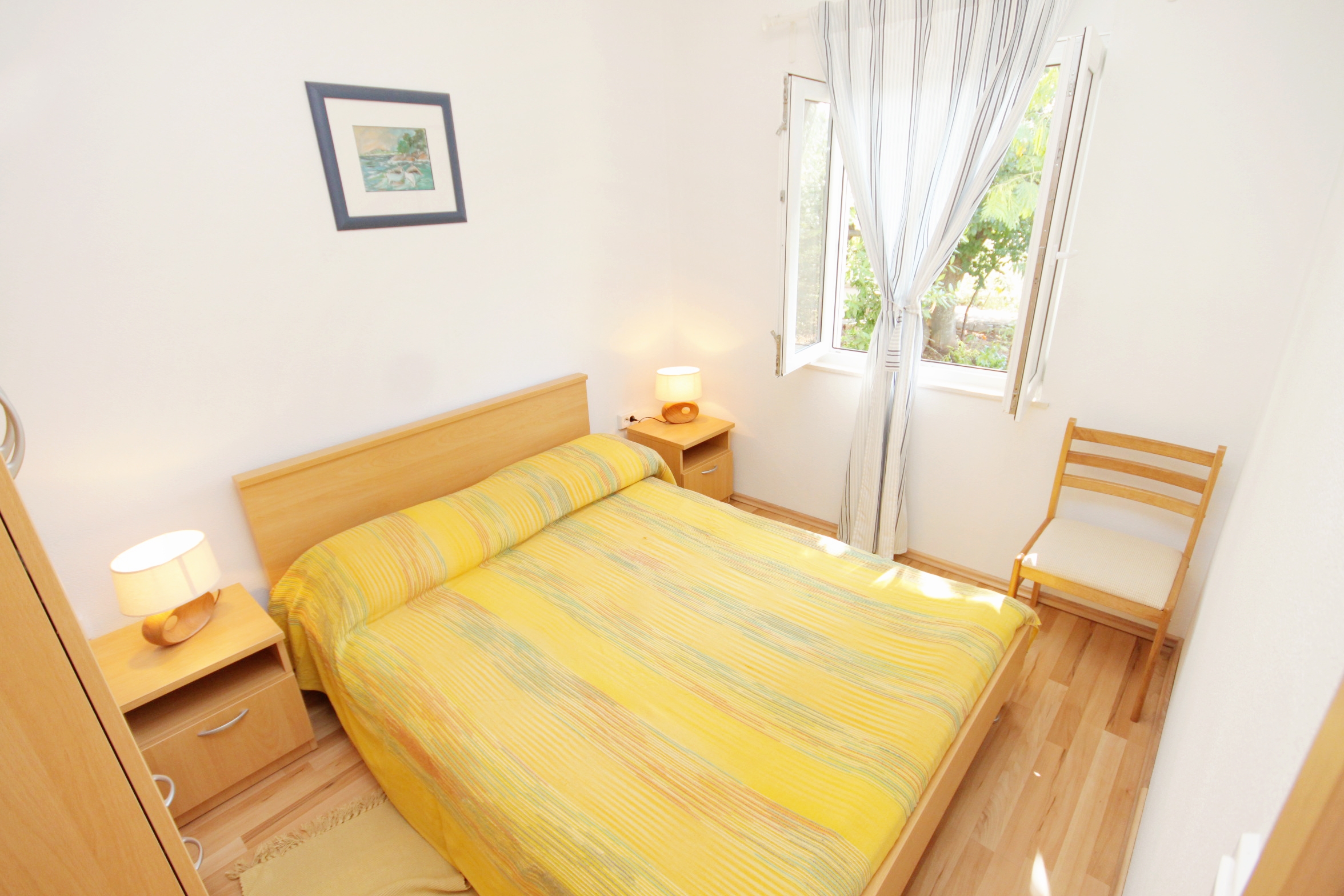 Two bedroom apartment with terrace Sumartin, Brač  A-a