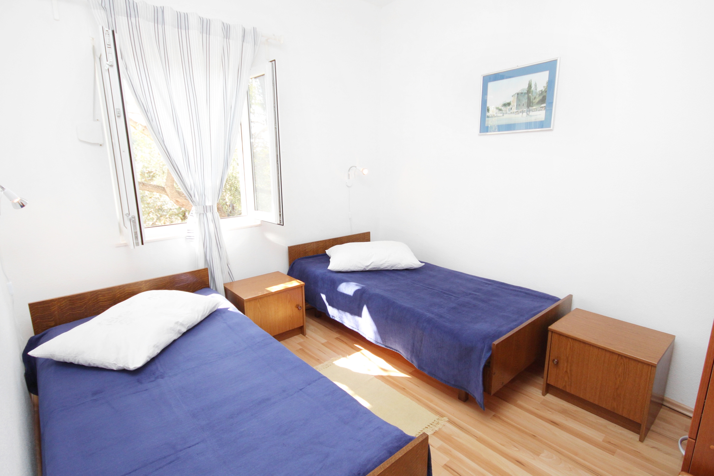 Two bedroom apartment with terrace Sumartin, Brač  A-a