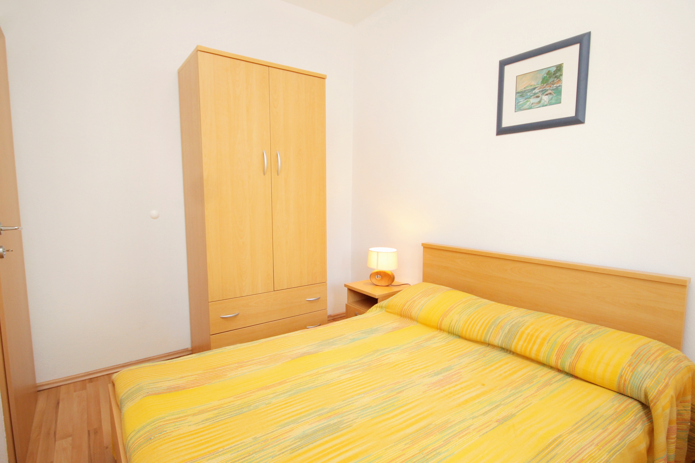 Two bedroom apartment with terrace Sumartin, Brač  A-a