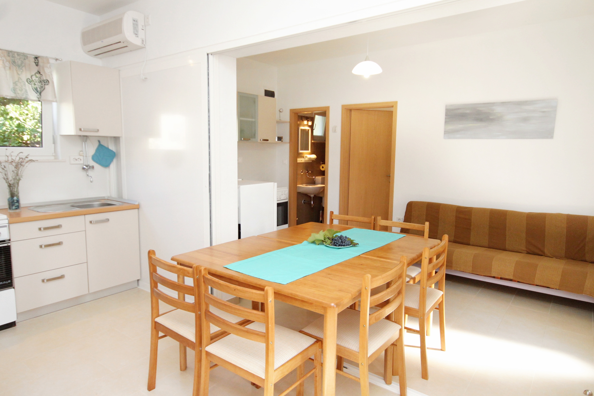 Two bedroom apartment with terrace Sumartin, Brač  A-a