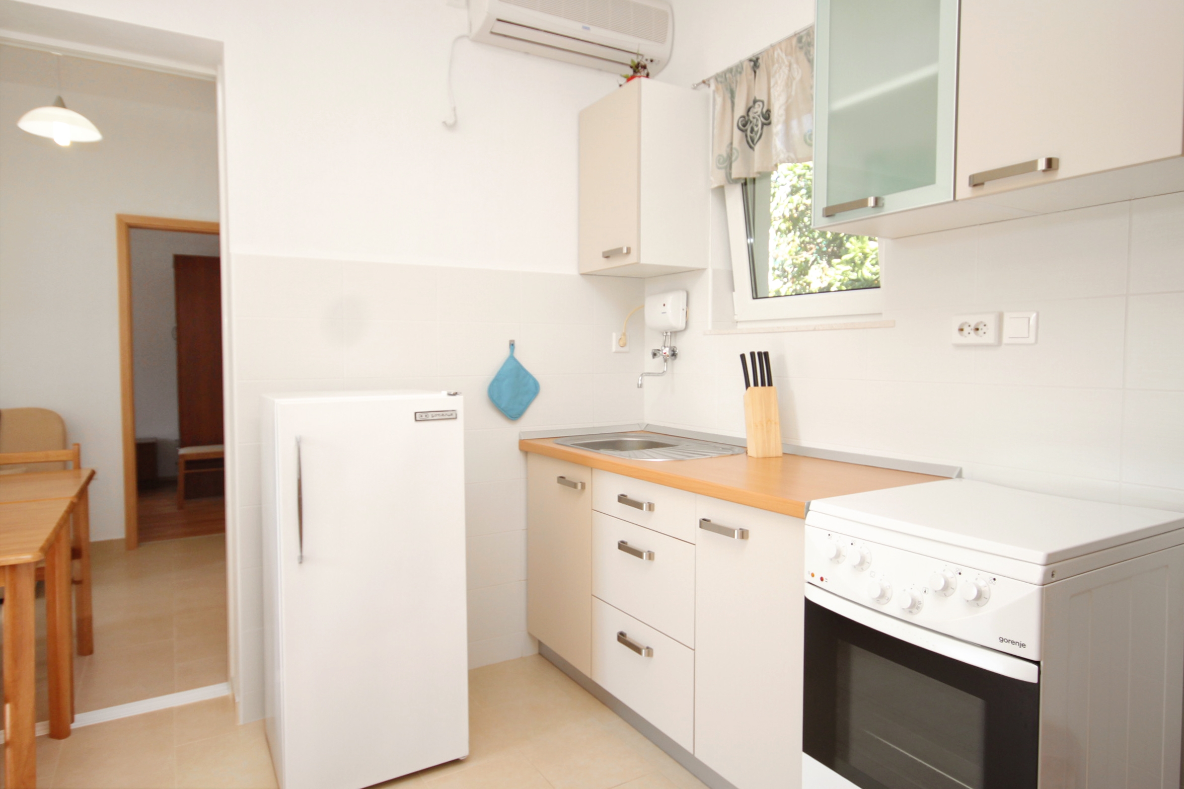 Two bedroom apartment with terrace Sumartin, Brač  A-a