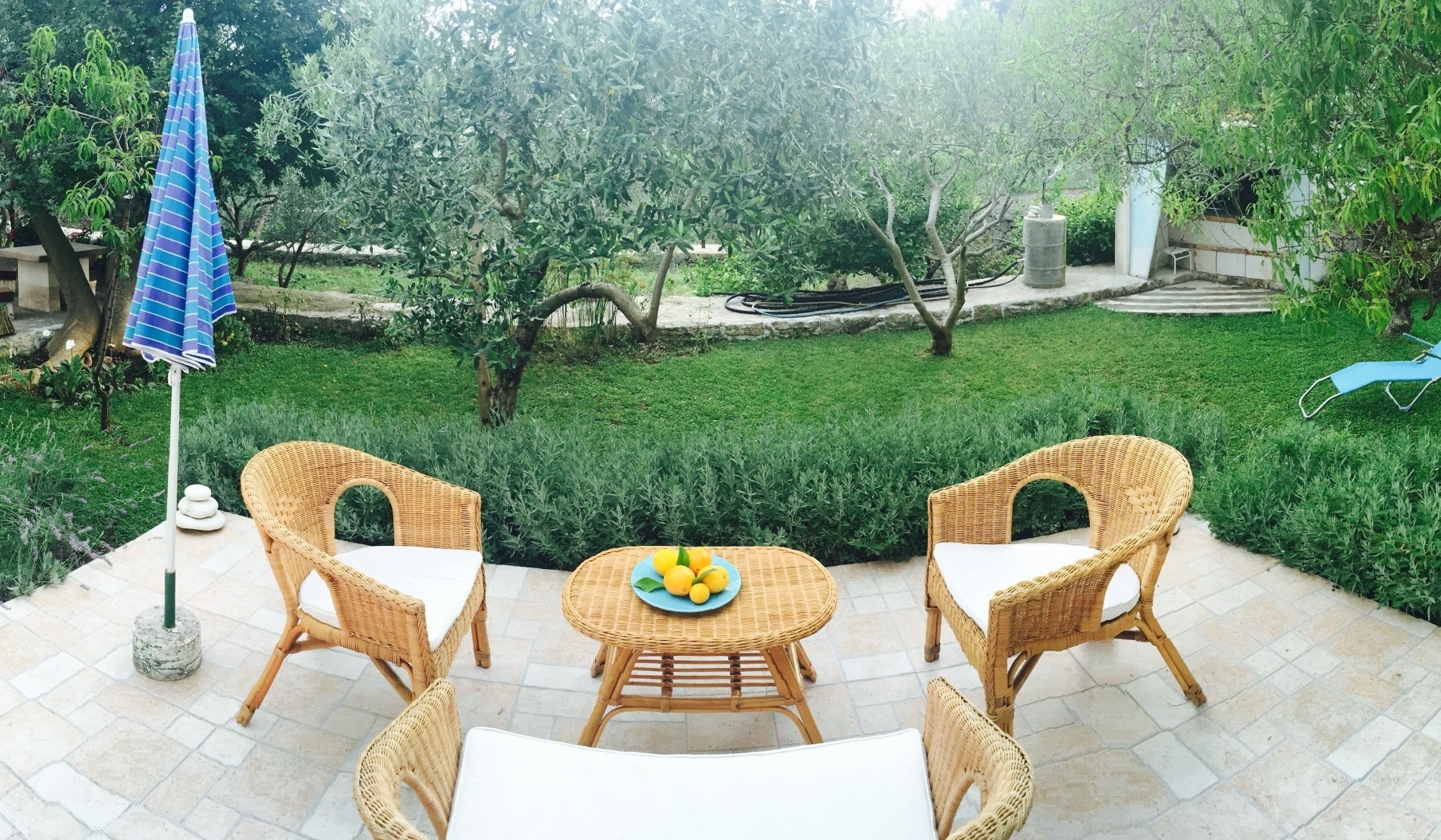 Two bedroom apartment with terrace Sumartin, Brač  A-a
