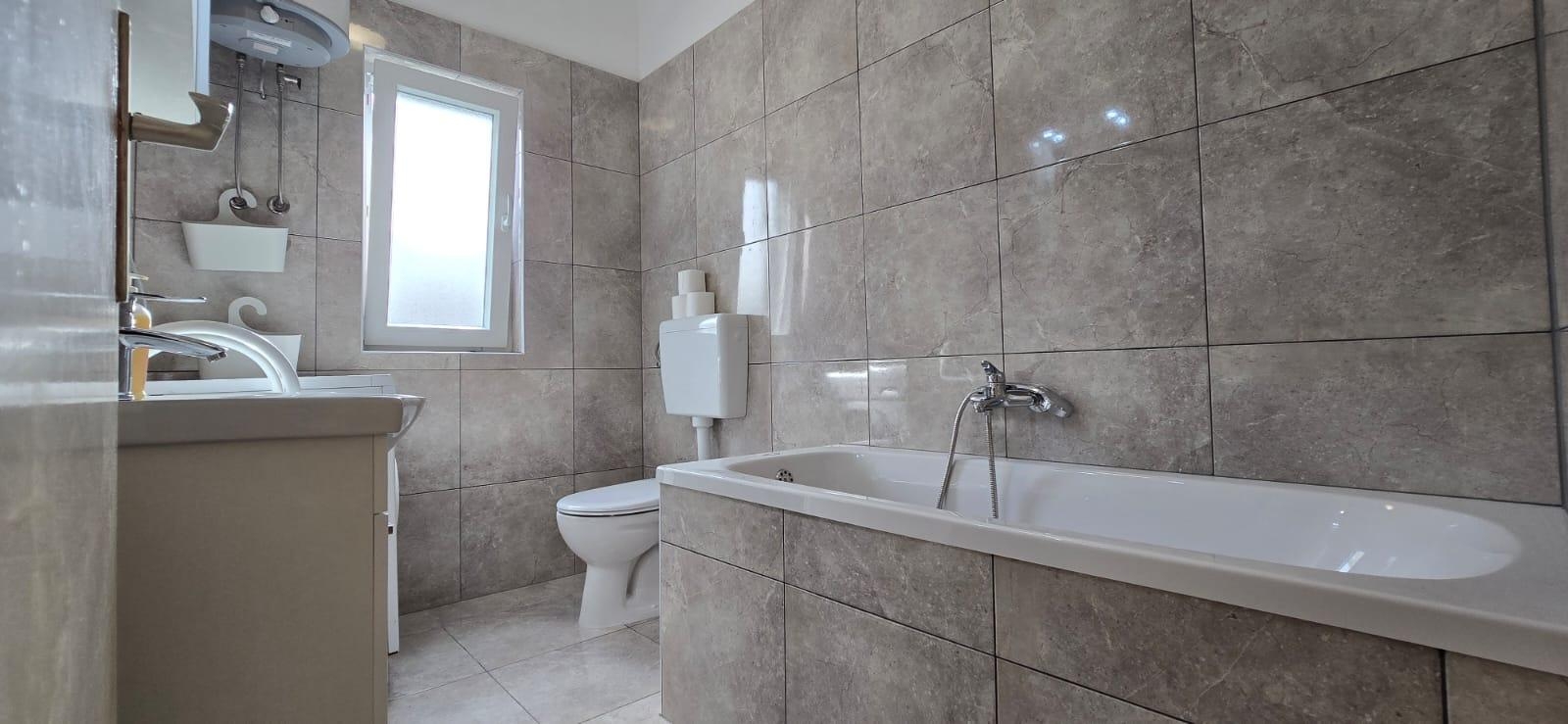 Three bedroom apartment with terrace Mirca, Brač  A-a