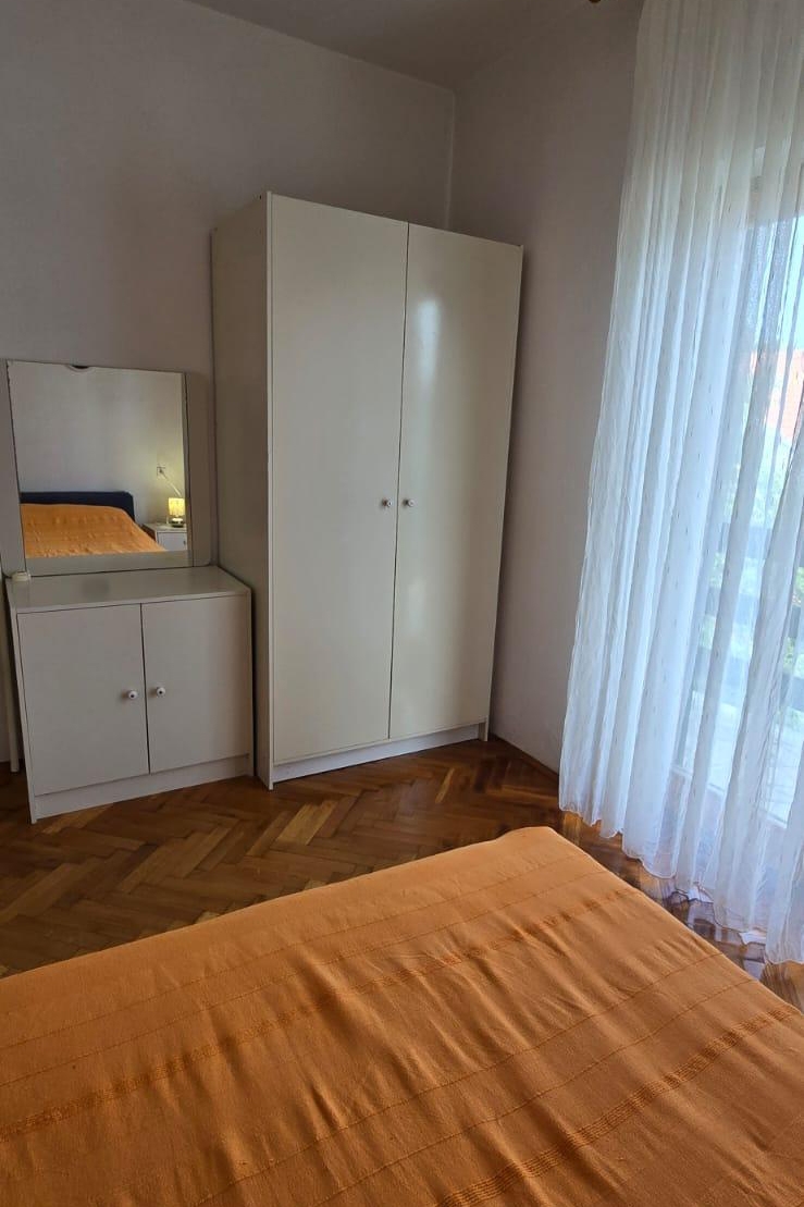 Three bedroom apartment with terrace Mirca, Brač  A-a